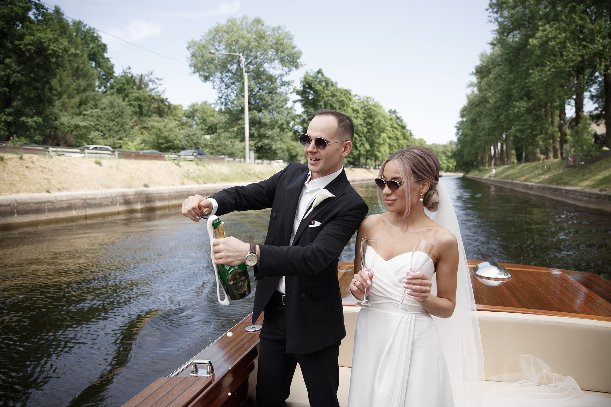 Свадьба на катере. Свадебный фотограф в Санкт-Петербурге Наталья Вендт