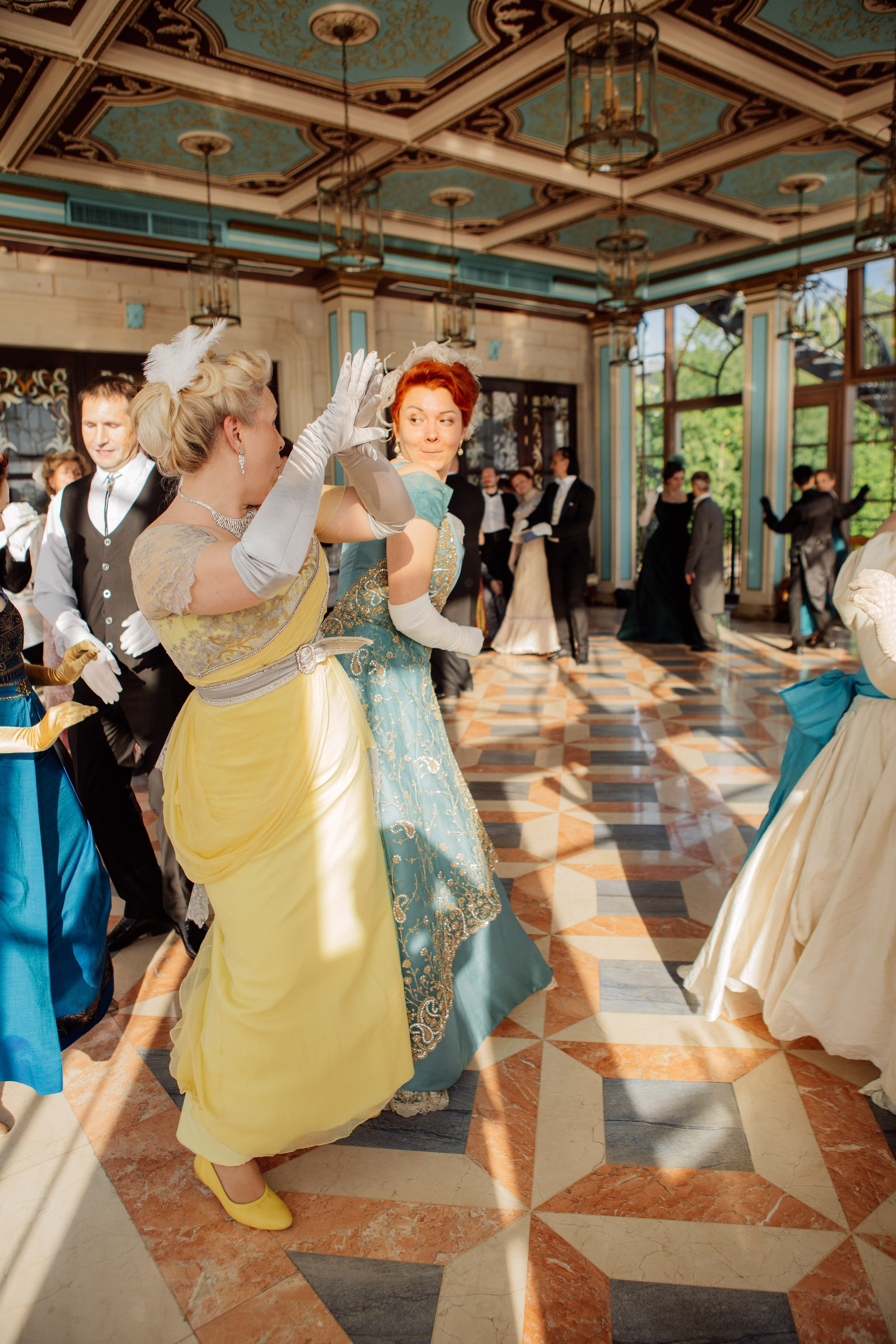 БАЛ. Репортажный фотограф Москва (детские праздники, квизы, концерты, дни рождения, свадьбы)