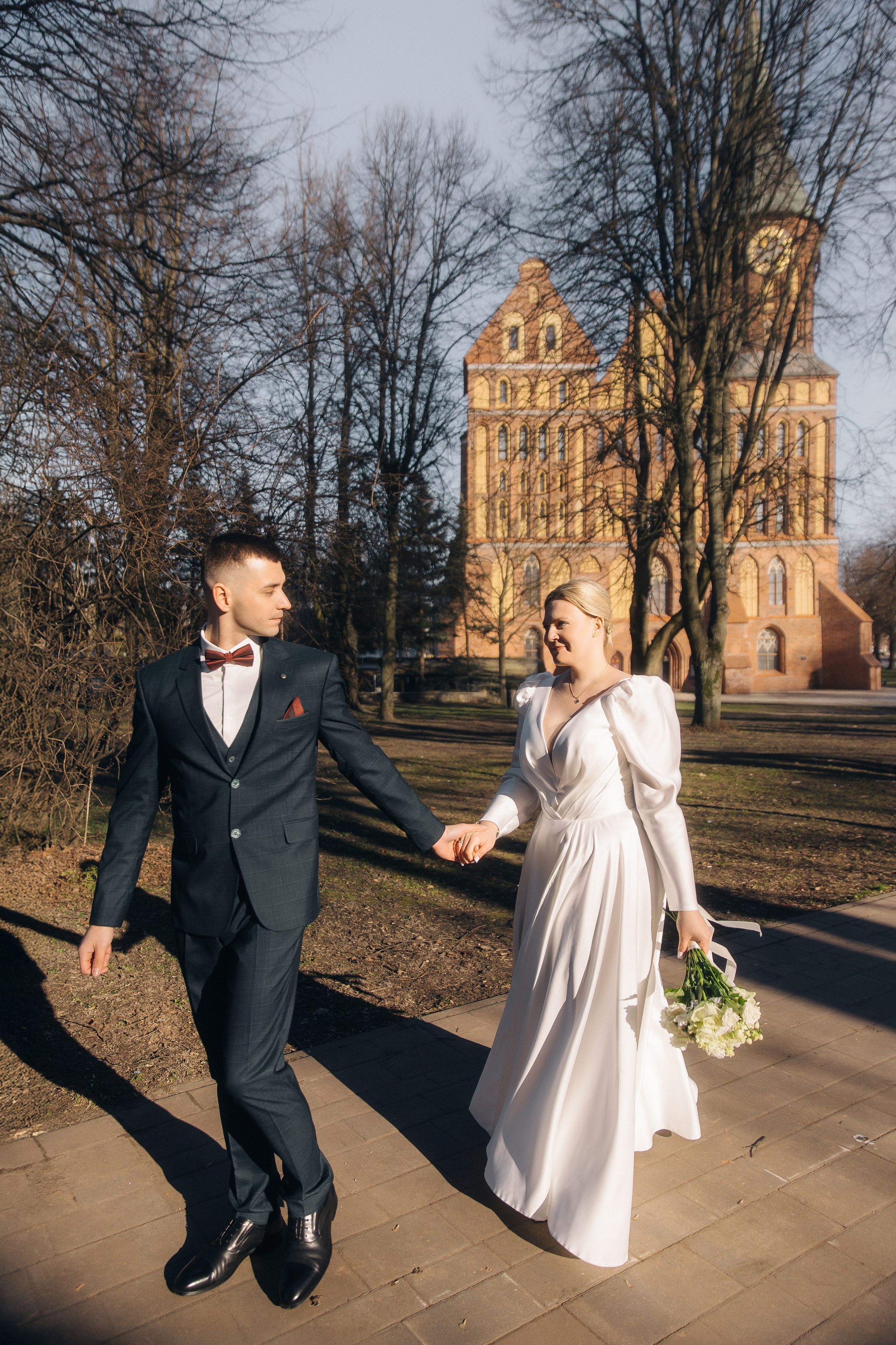 Свадебная фотосессия на закате на море. Свадебный фотограф в Калининграде Мария Ямышева