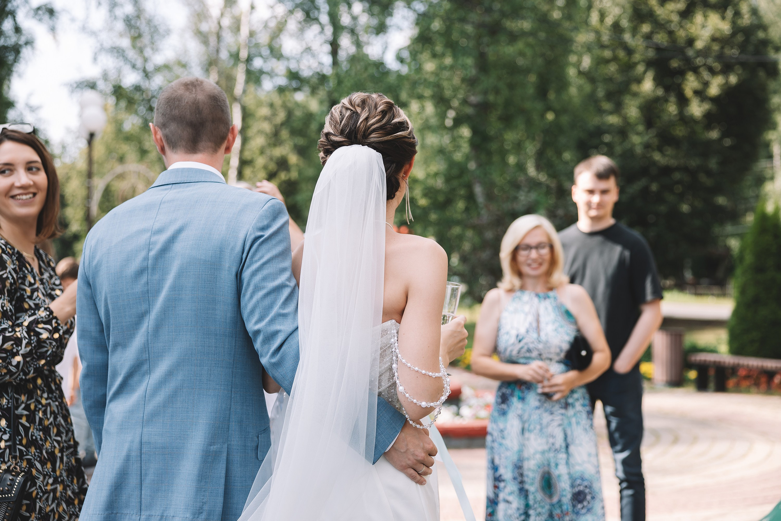 Свадебная фотосессия с росписью в ЗАГСе Видное и фотосессией с машиной. Свадебный фотограф в Москве — Оскар Гелманов