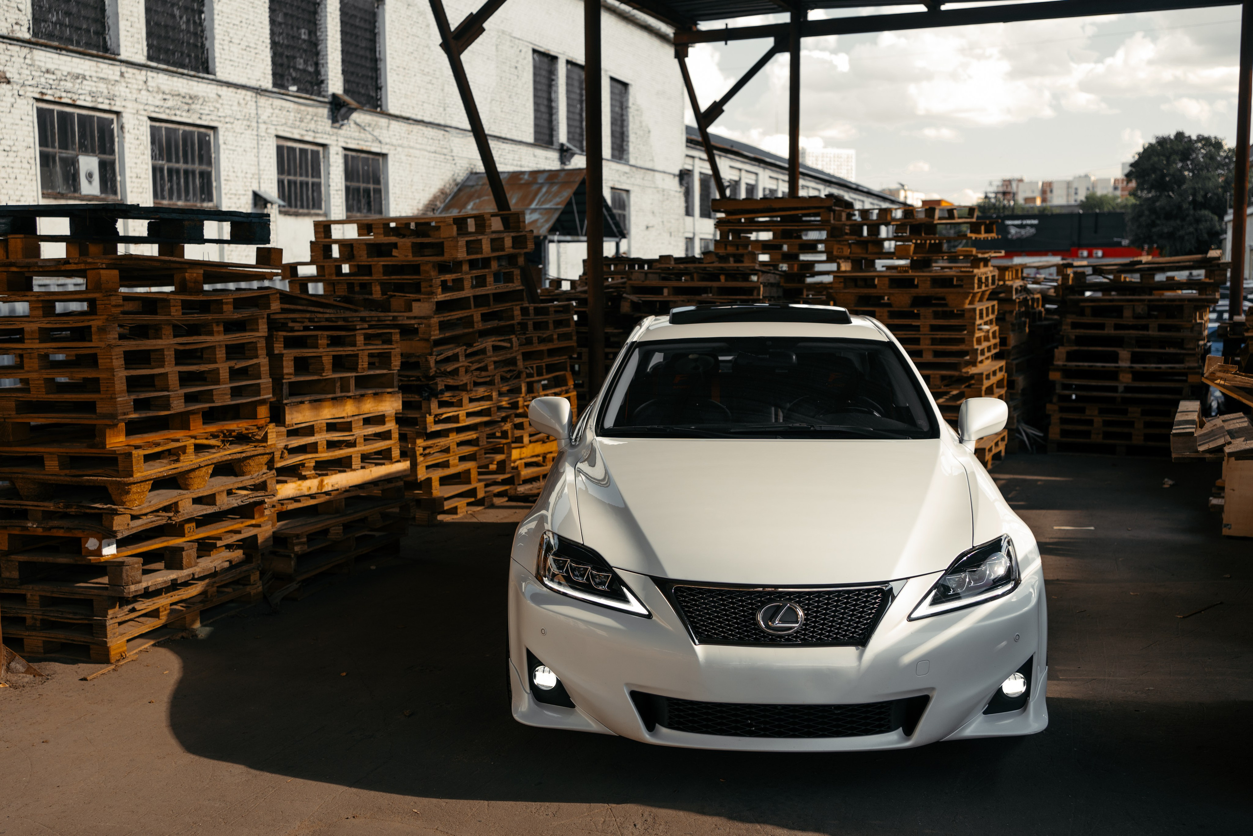 Lexus is250 sd_mov. DeLorein