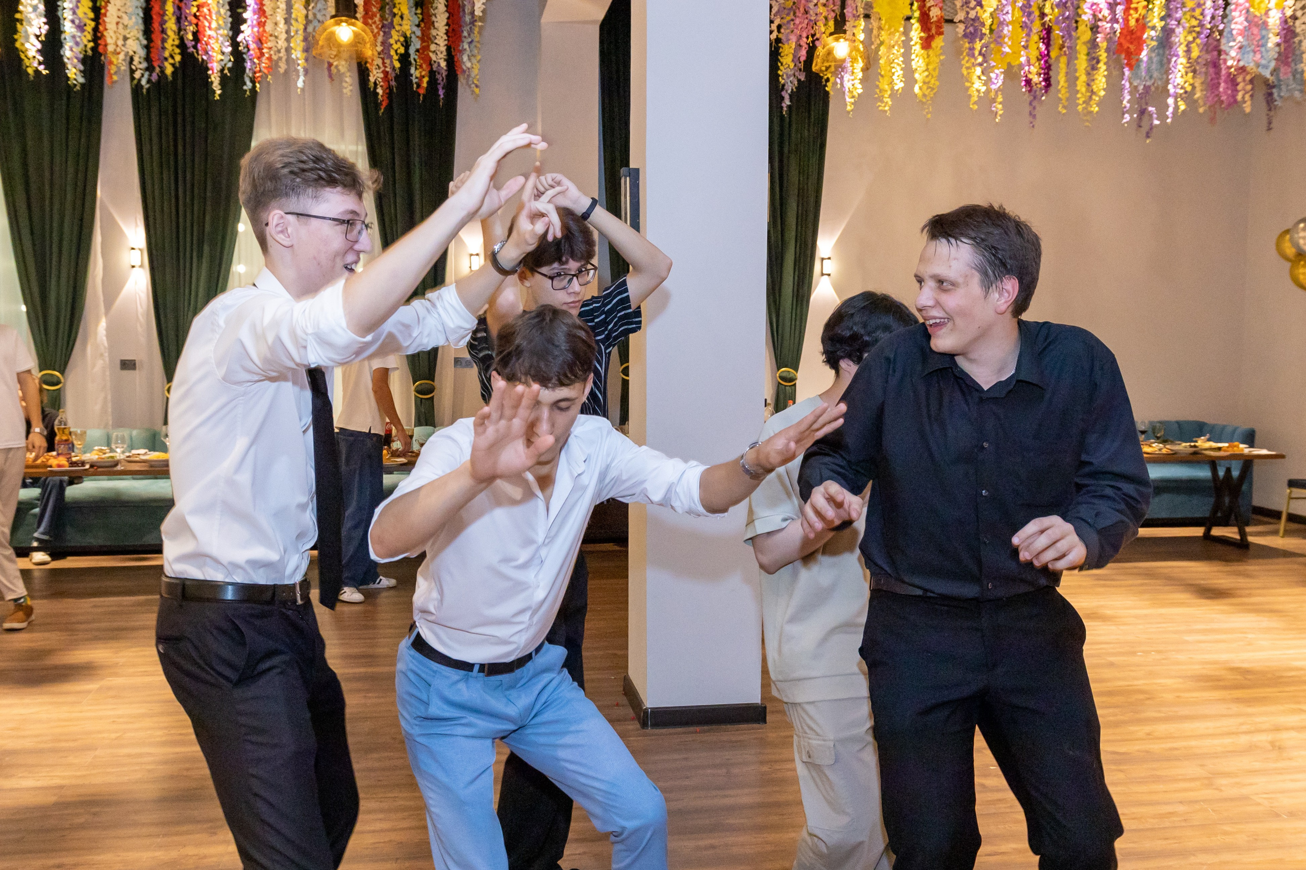 Выпускной вечер | Встреча рассвета. Фото и видеосъемка в Алматы