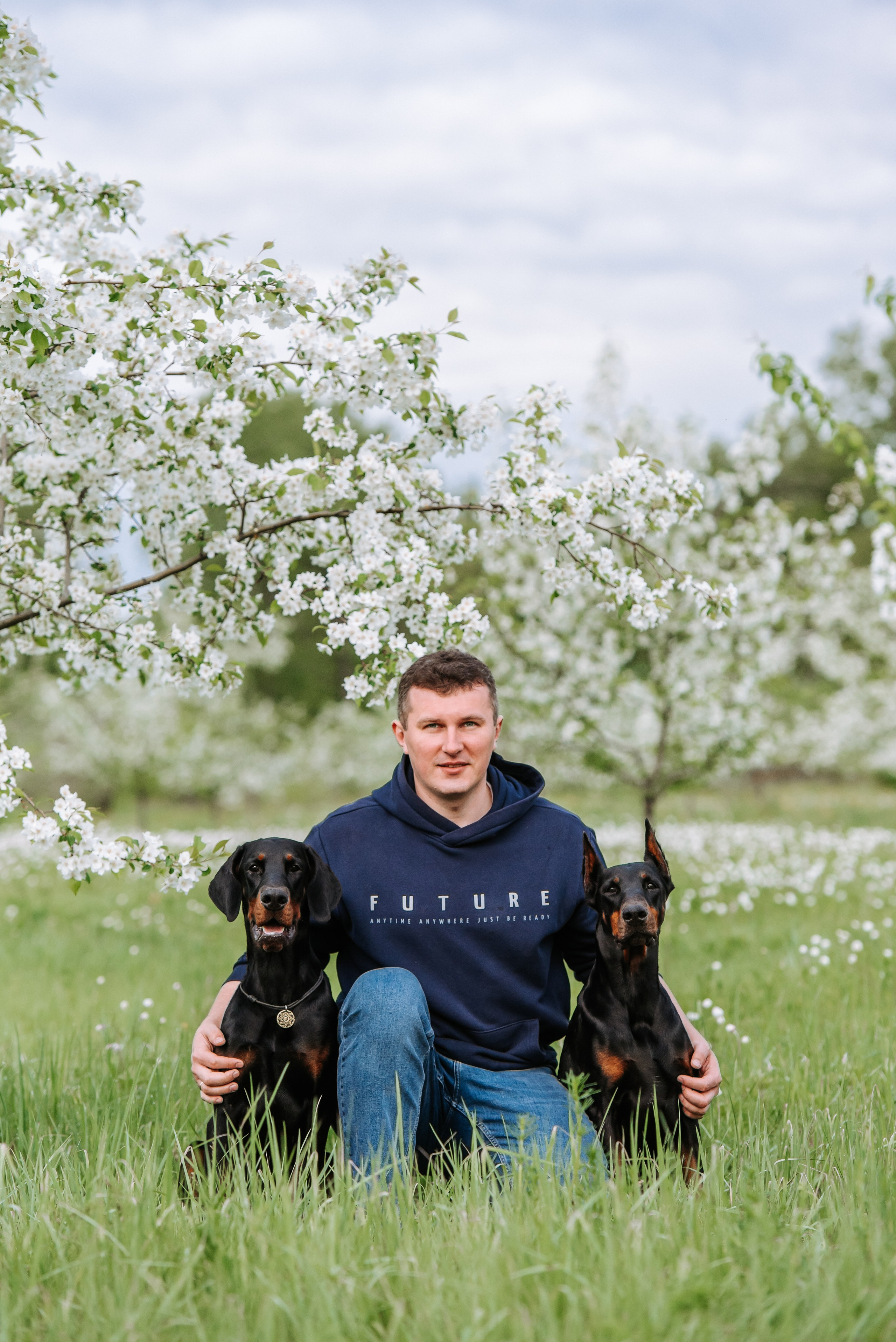 Цветение с доберманами. Фотограф Диана Оленина Красноярск / Братск
