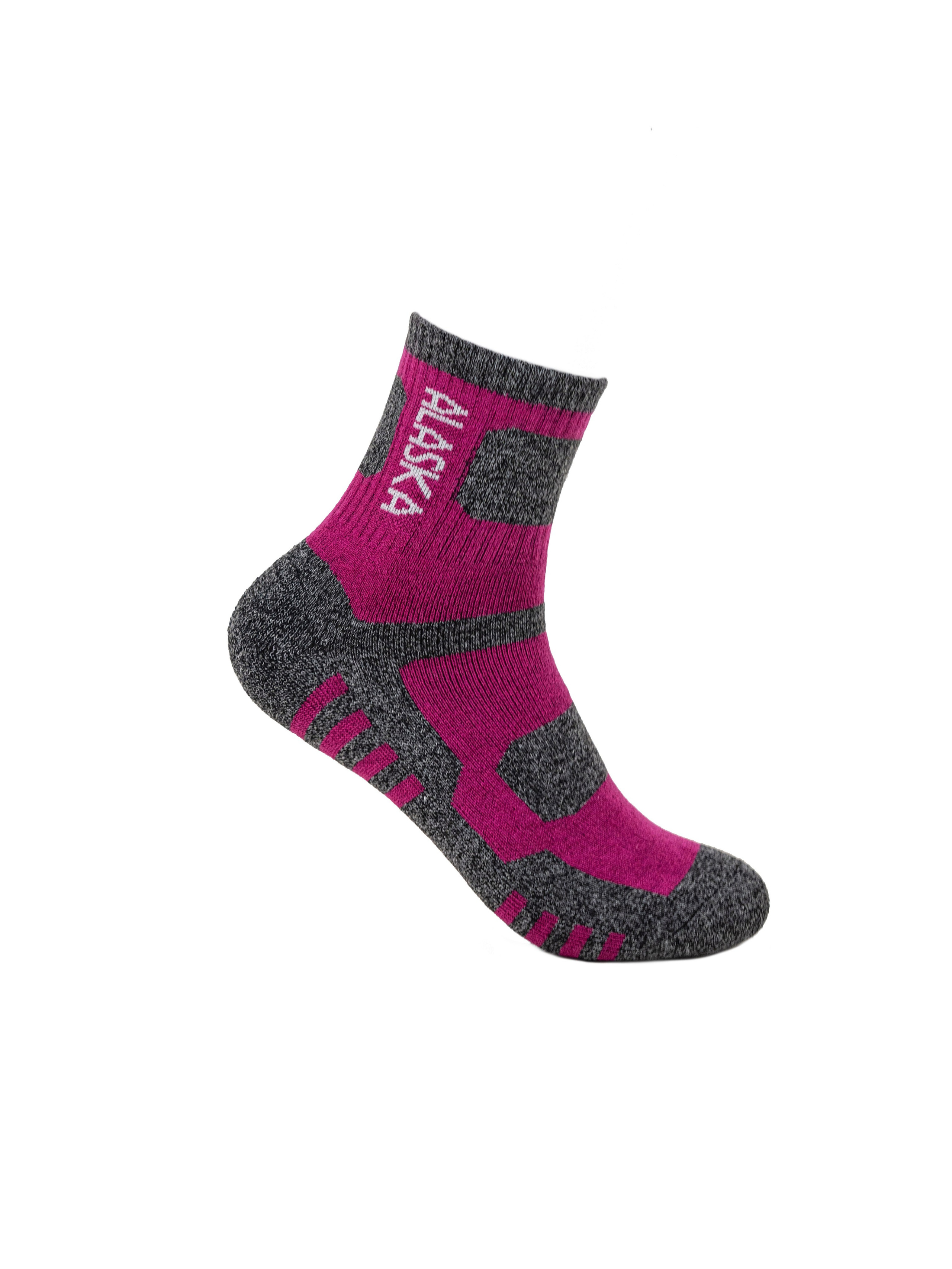 Носки Аляска мужские и женские, модельная съемка, съемка для онлайн магазинов. Олейник Денис — предметный фотограф, фотограф для маркетплейсов в Казани