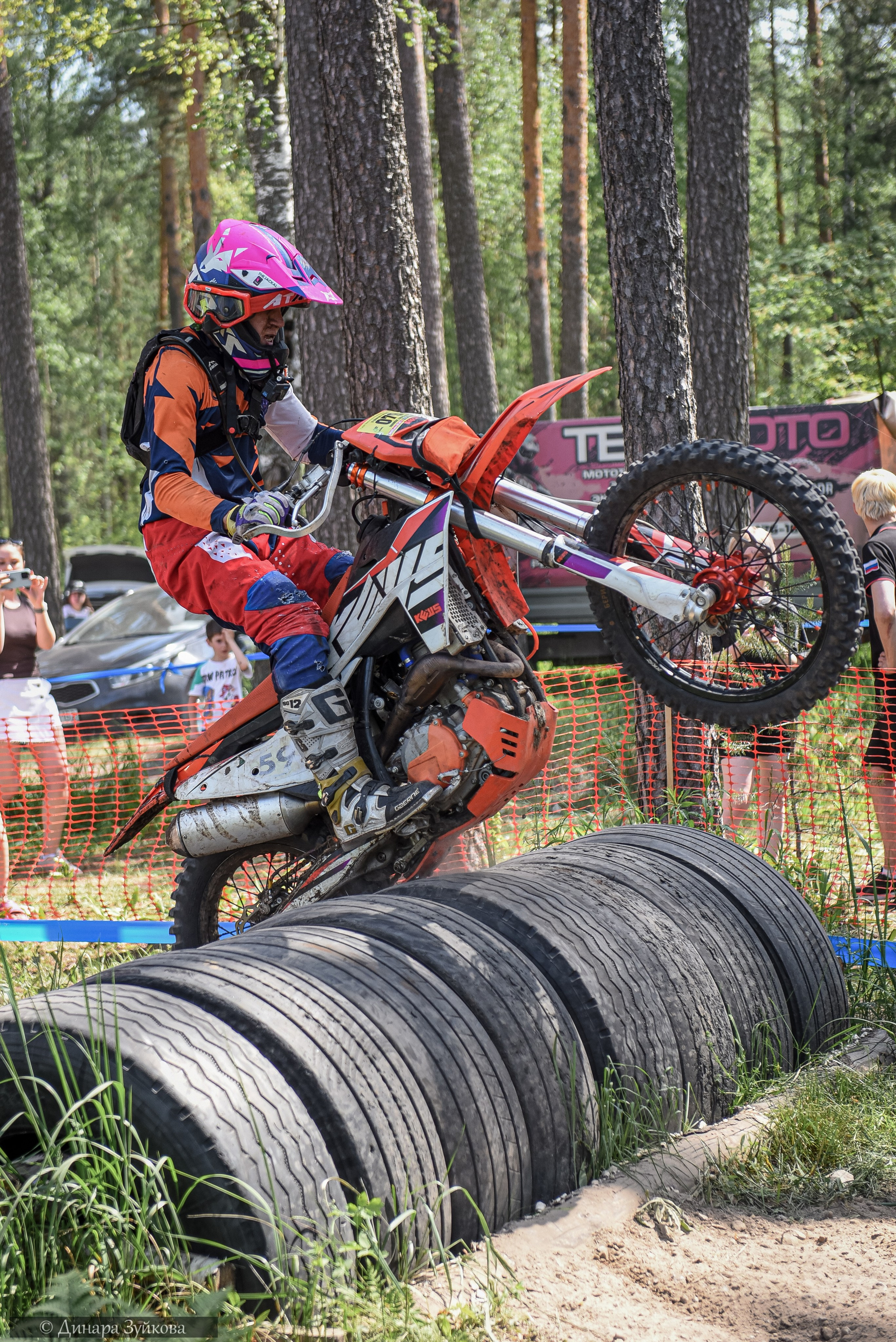 В поиске зацепа. Мотофотограф в Нижнем Новгороде Динара Зуйкова