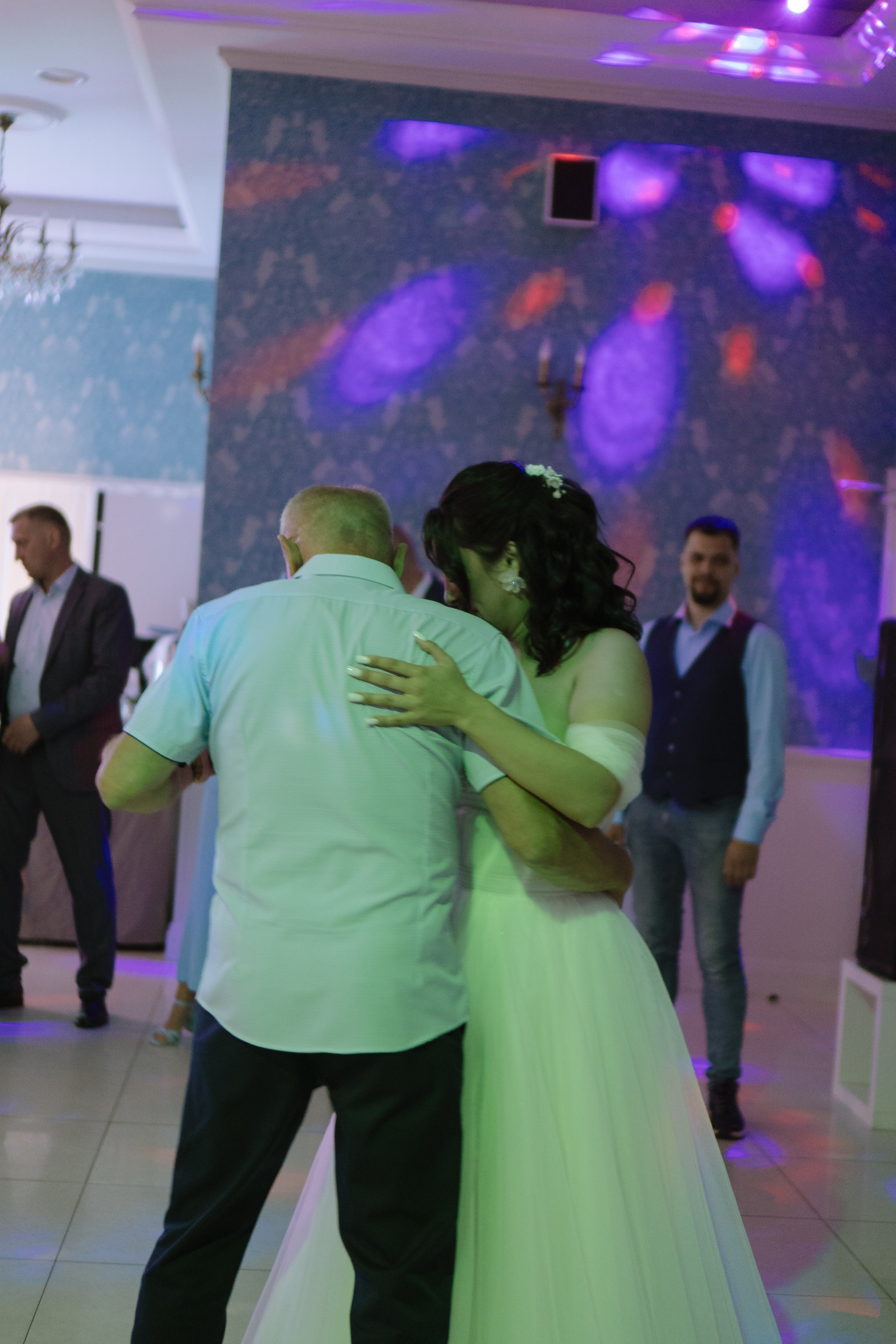 ТАНЕЦ ОТЦА И ДОЧЕРИ НА БАНКЕТЕ (СВАДЕБНАЯ ФОТОСЕСИИЯ БАНКЕТА). Профессиональный фотограф, Санкт-Петербург — Виктория Богомолова