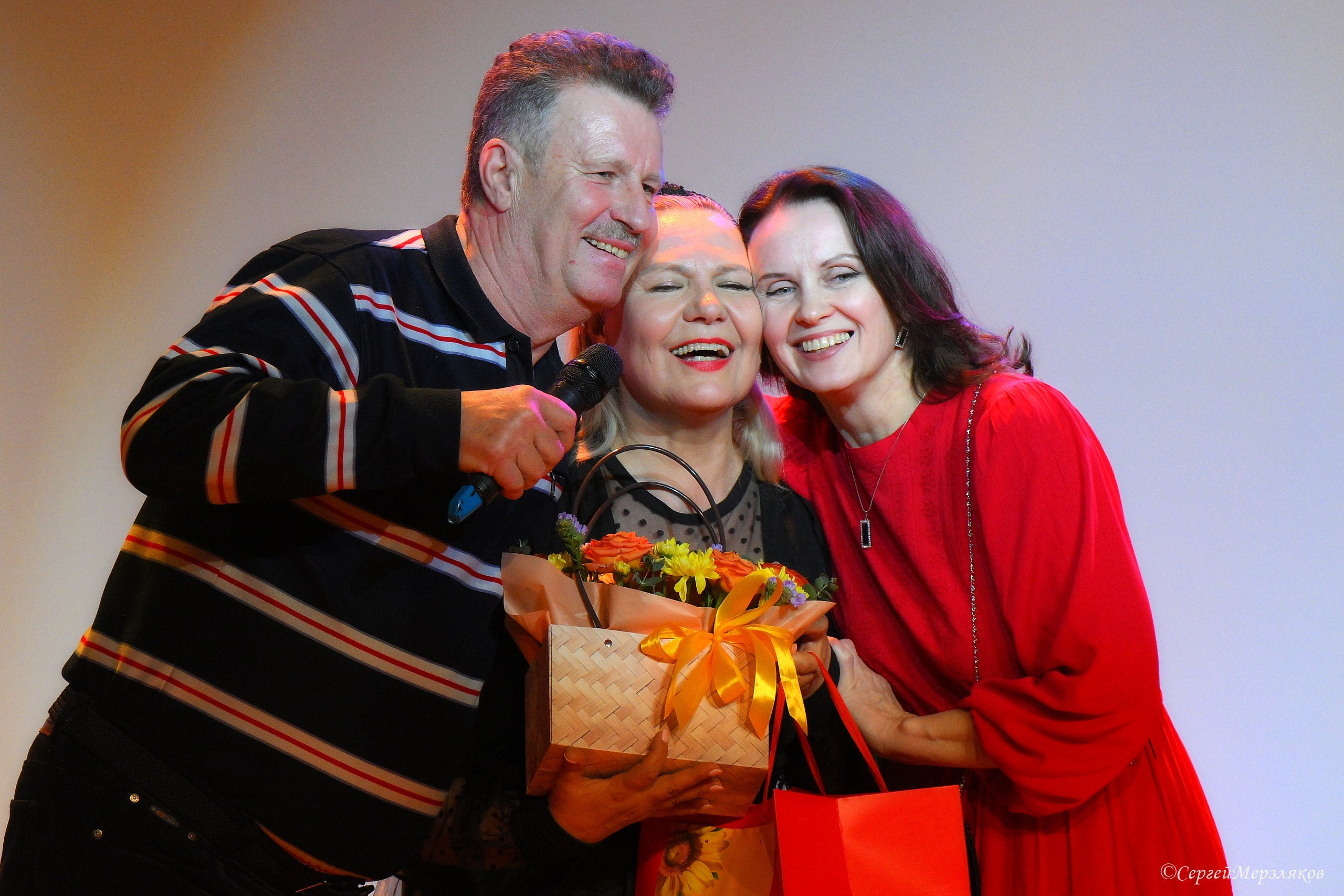 Концерт Марии Толстухиной. Ижевск 07.04.2024 ДК Строитель. Спортивный репортажный фотограф в Ижевске Сергей Мерзляков