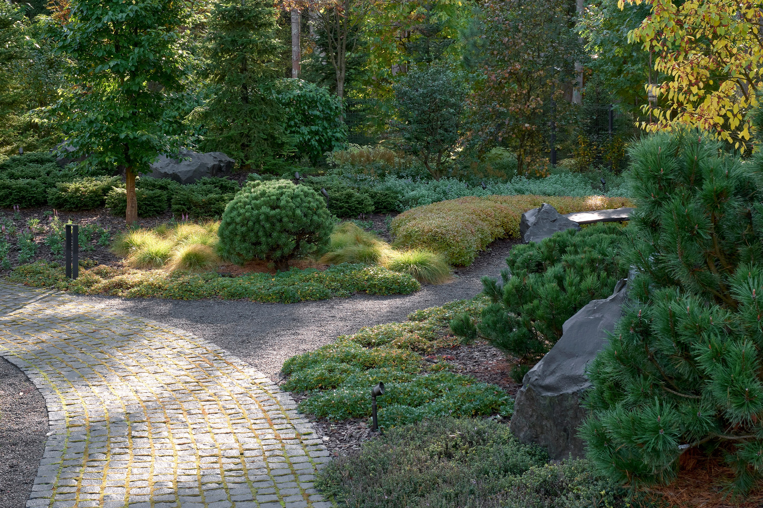 Усадьба Хрустальное: фотосъемка частного сада Валерия Федотова в Репино для L.BURO. Фотограф Наталья Соловьева | interioto