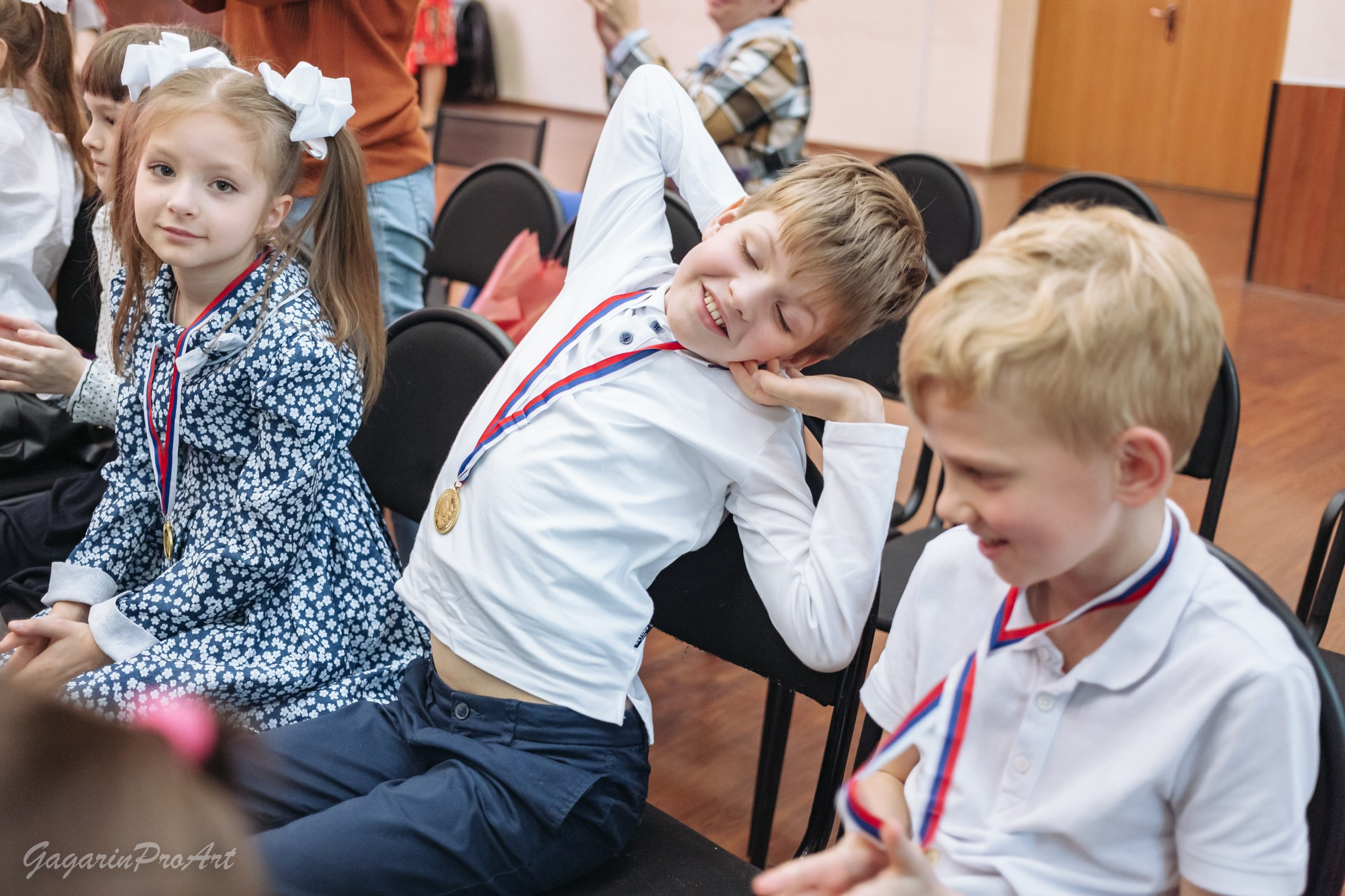 Репортаж в школе на выпускной. Фотограф на выпускной. GagarinProArt
