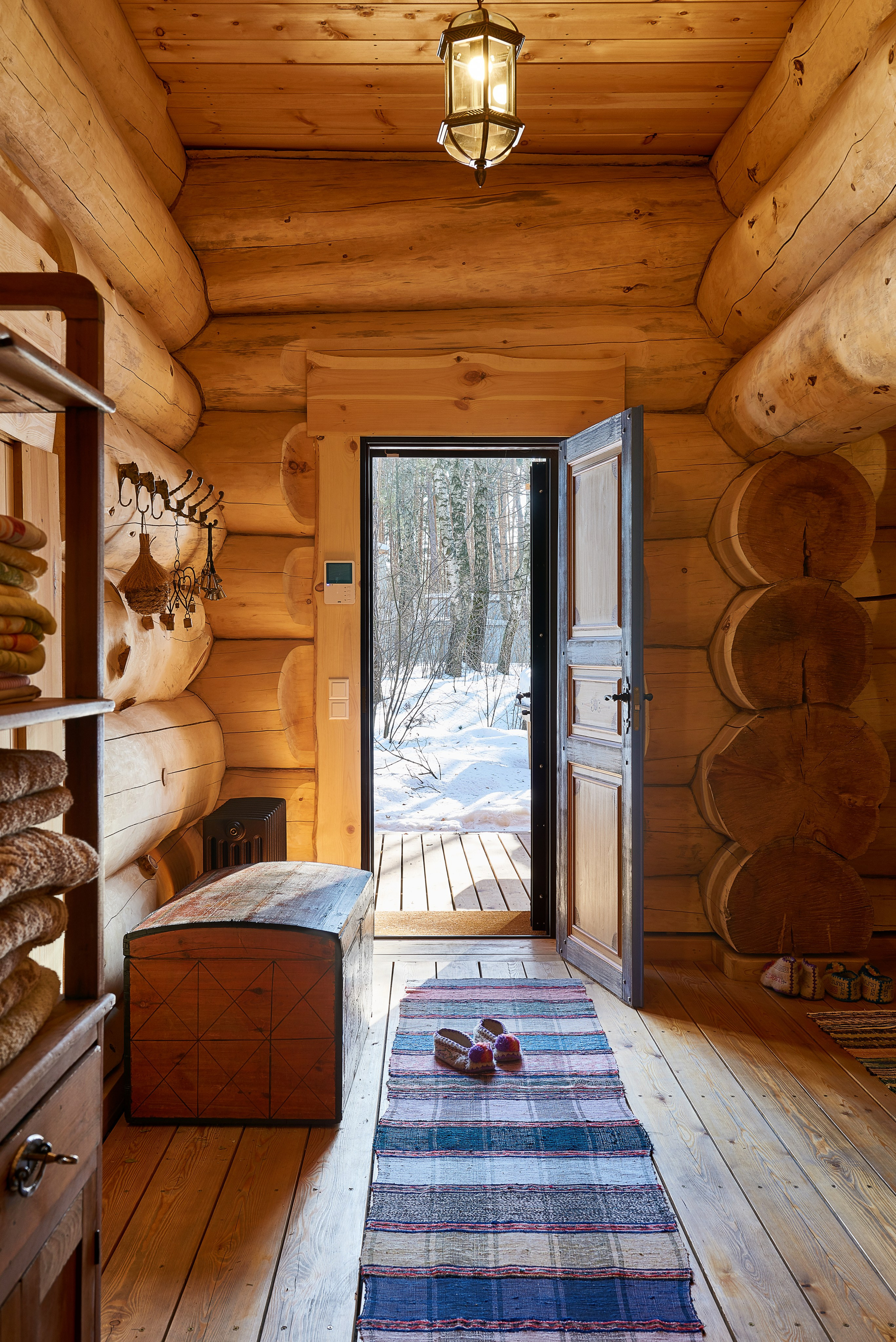 Интерьер деревянного дома в русском стиле в Подмосквовье. Ольга Саакян Ι Дизайн интерьера в Москве: планировка, подбор отделочных материалов, чертежи для строителей и надзор за ремонтом квартиры