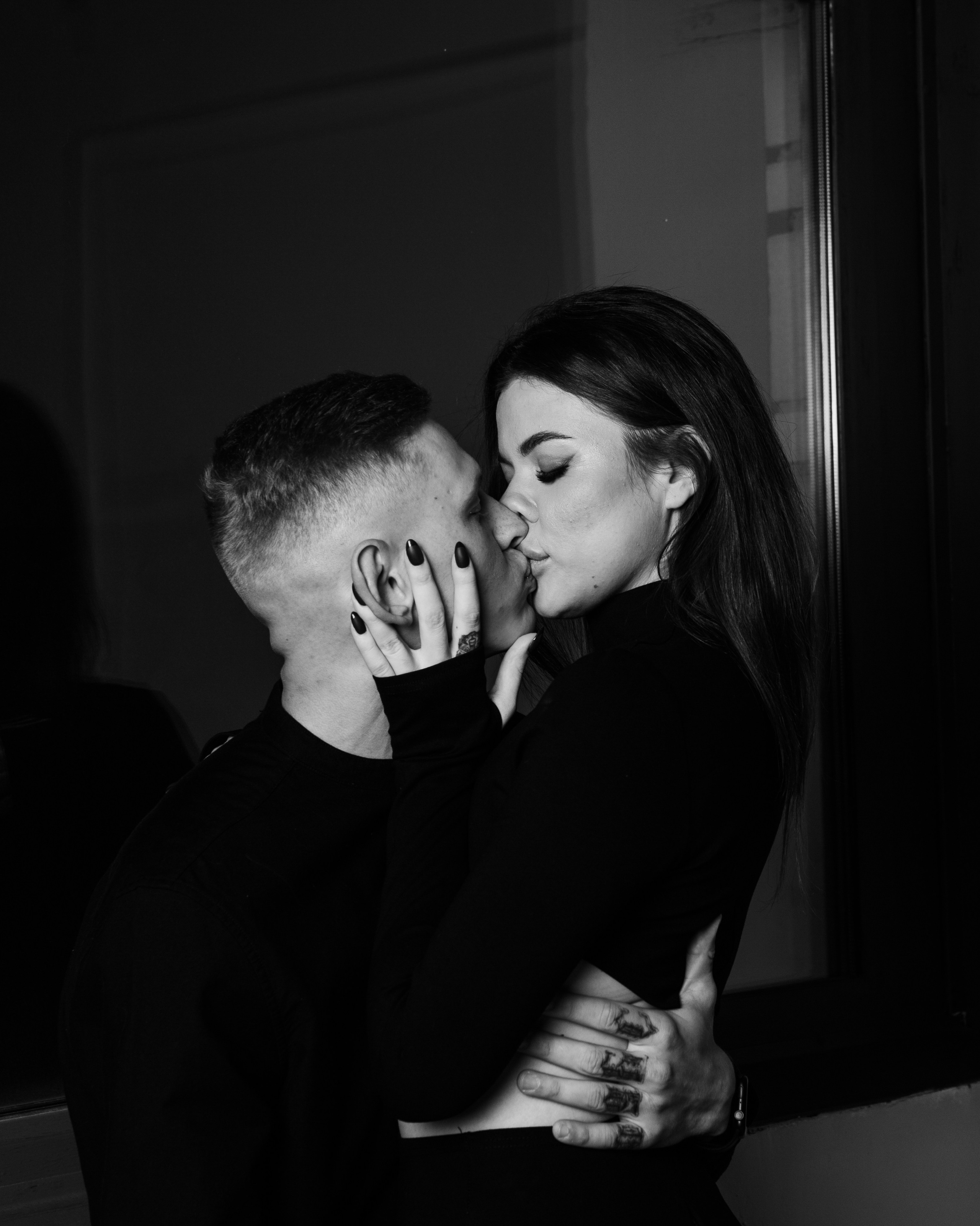 Языки, обьятья, рок-н-ролл. Свадебный и портретный фотограф в Новосибирске Любовь Исакова