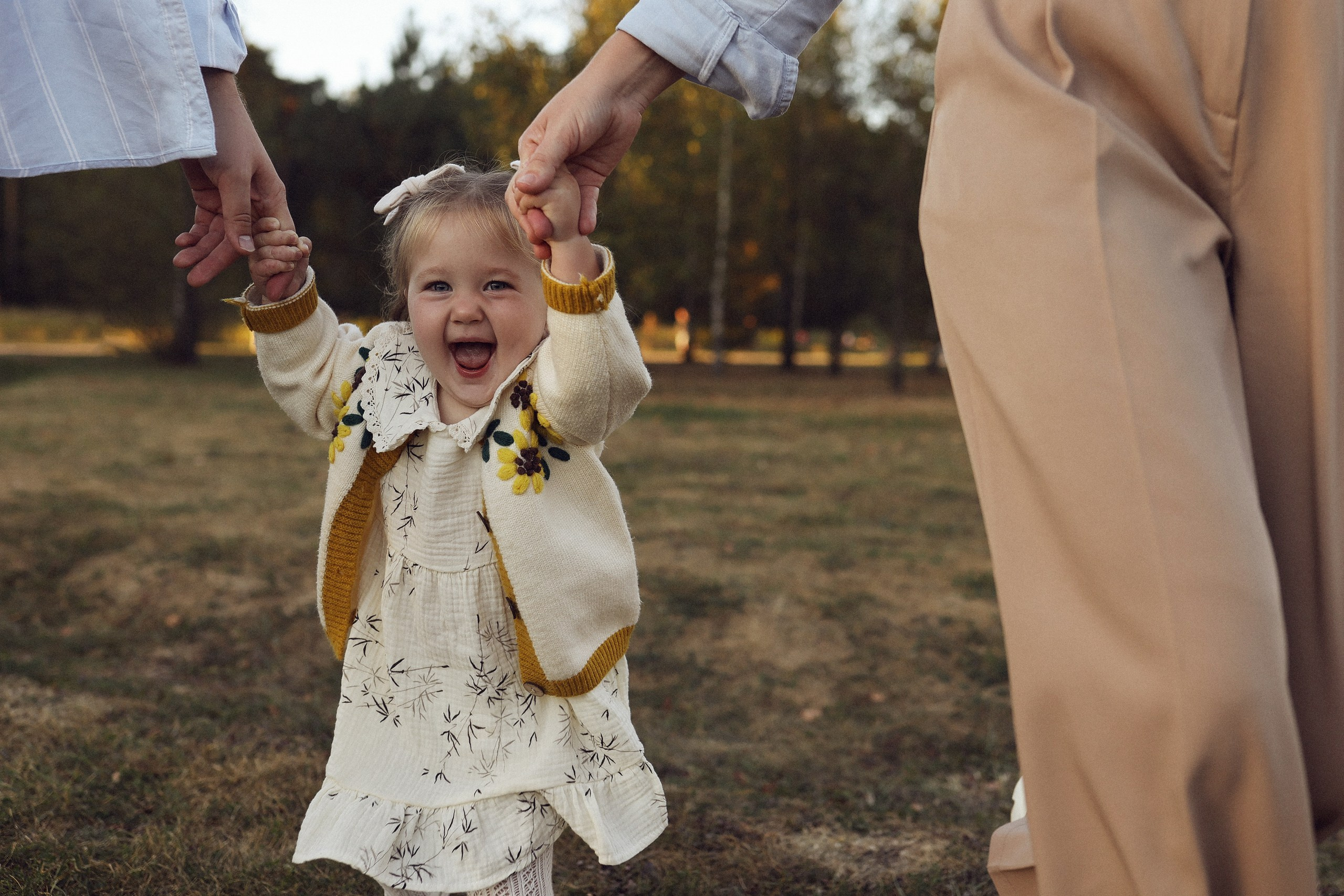 Олег, Анна, Саша и Вика в Мещерском парке. Настя Оленченко, портретный/семейный фотограф на цифру и плёнку Москва