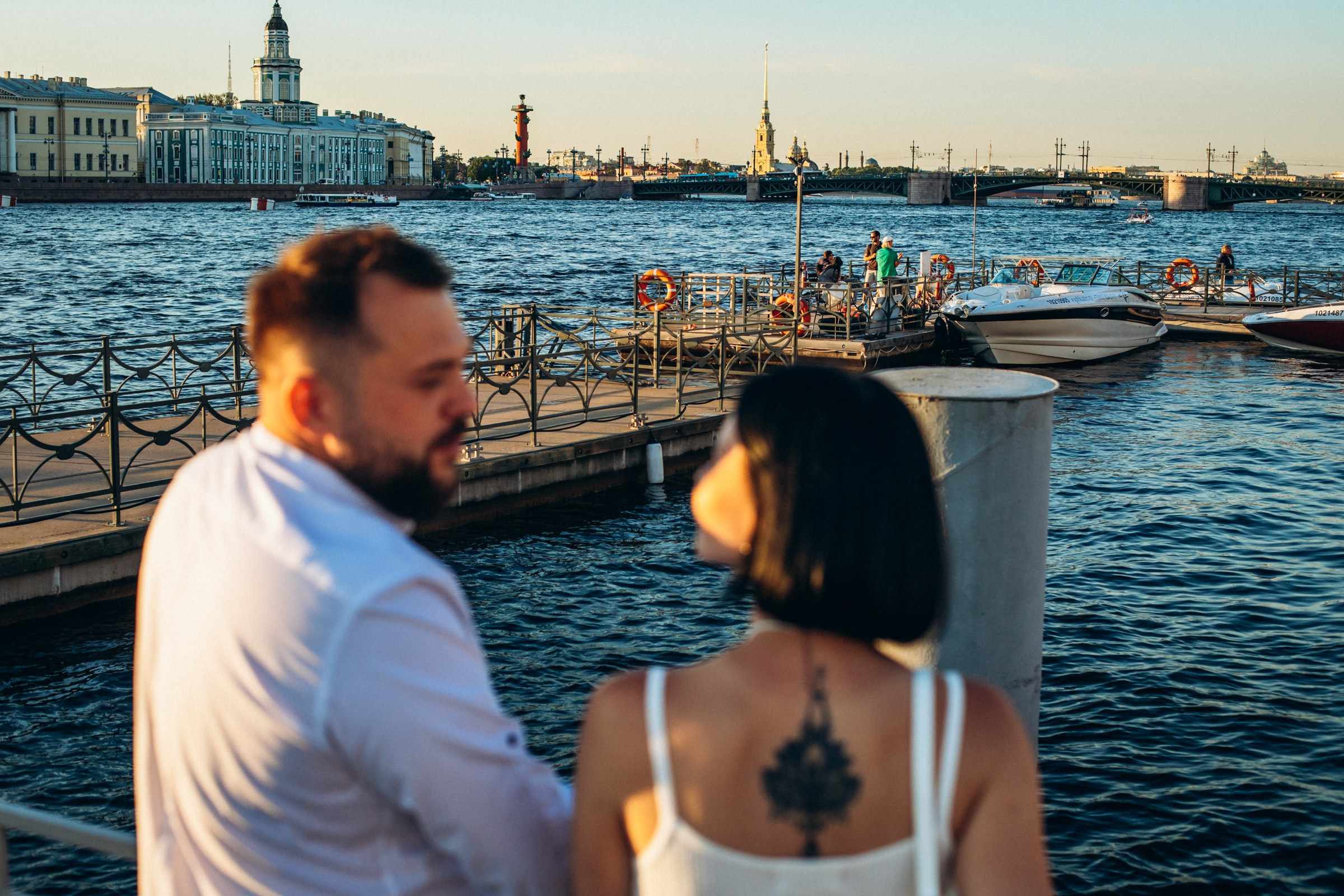 Максим и Виктория в июле. Фотопрогулка в Петербурге. Индивидуальный и семейный фотограф в Санкт-Петербурге