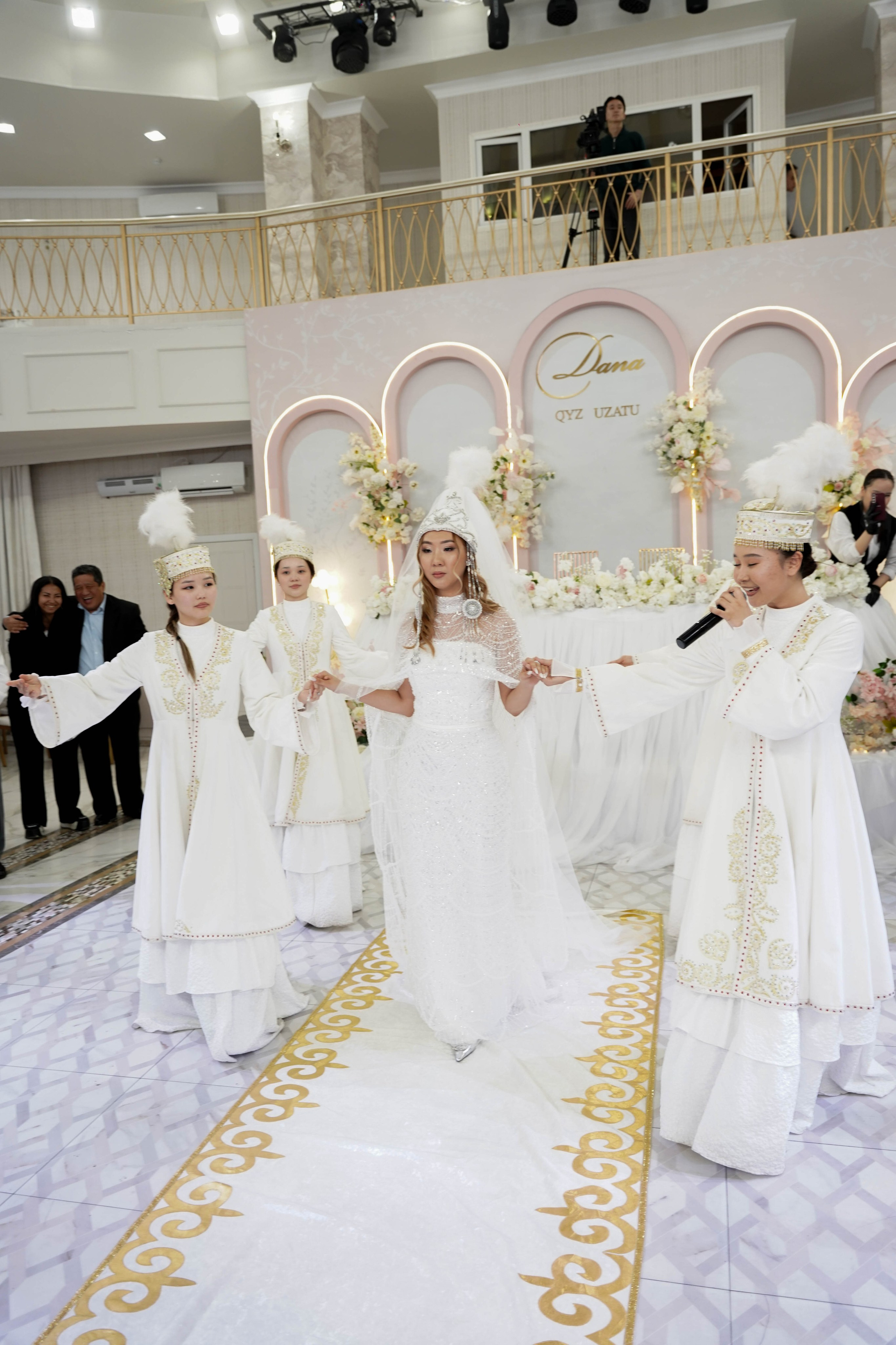 Dana uzatu. Фотограф Ернар Ержанов