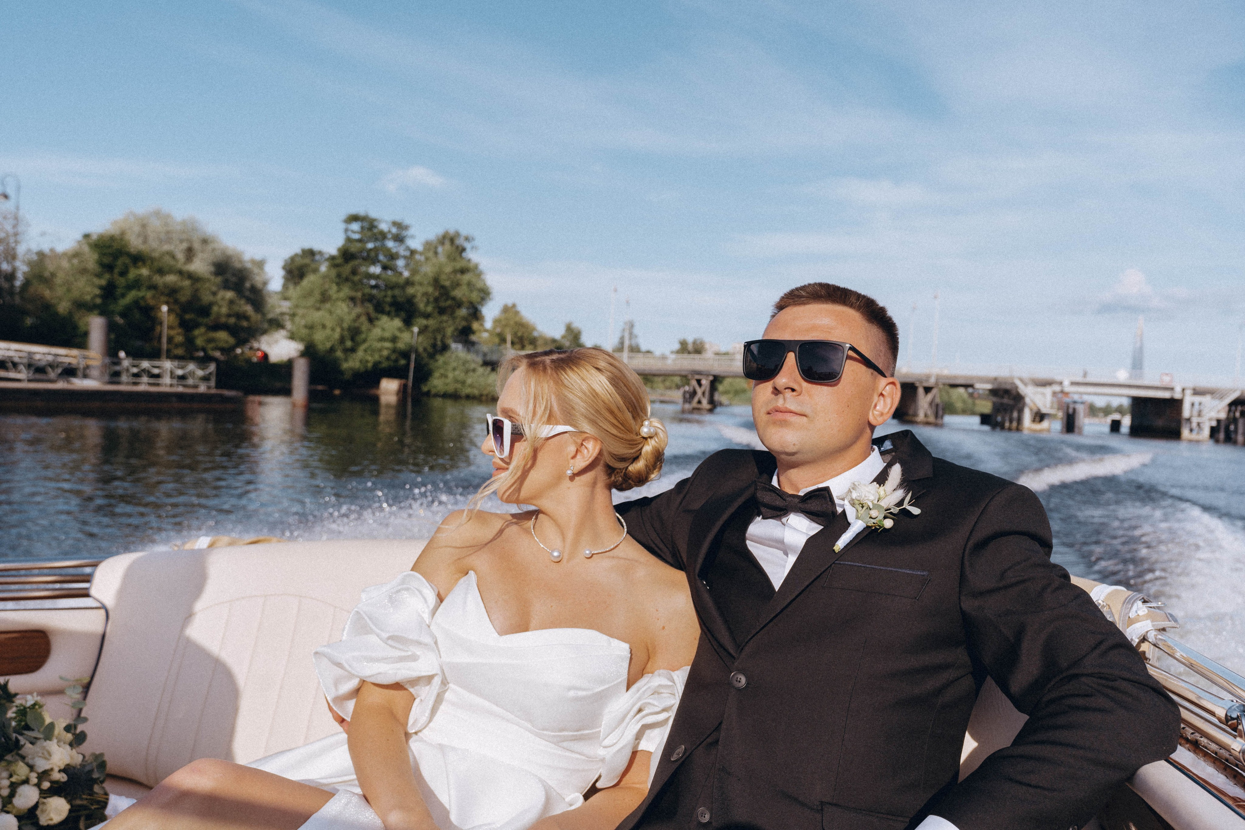 СВАДЕНБНАЯ СЬЕМКА НА КАТЕРЕ ПО КАНАЛАМ САНКТ-ПЕТЕРБУРГА И В АКВАТОРИИ НЕВЫ. Профессиональный фотограф, Санкт-Петербург — Виктория Богомолова