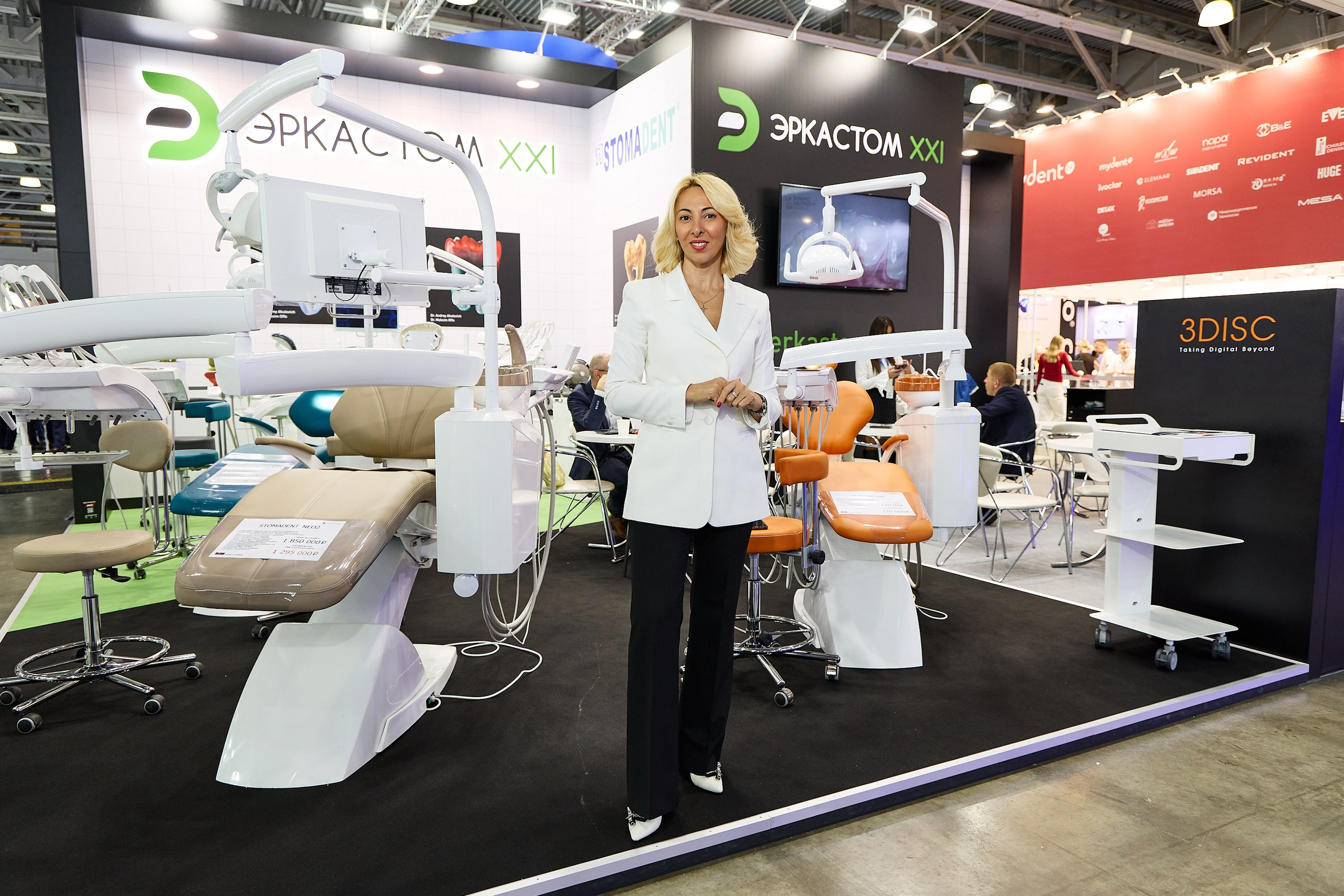 Фотосъемка руководителя компании на выставке Dental Expo Бельских