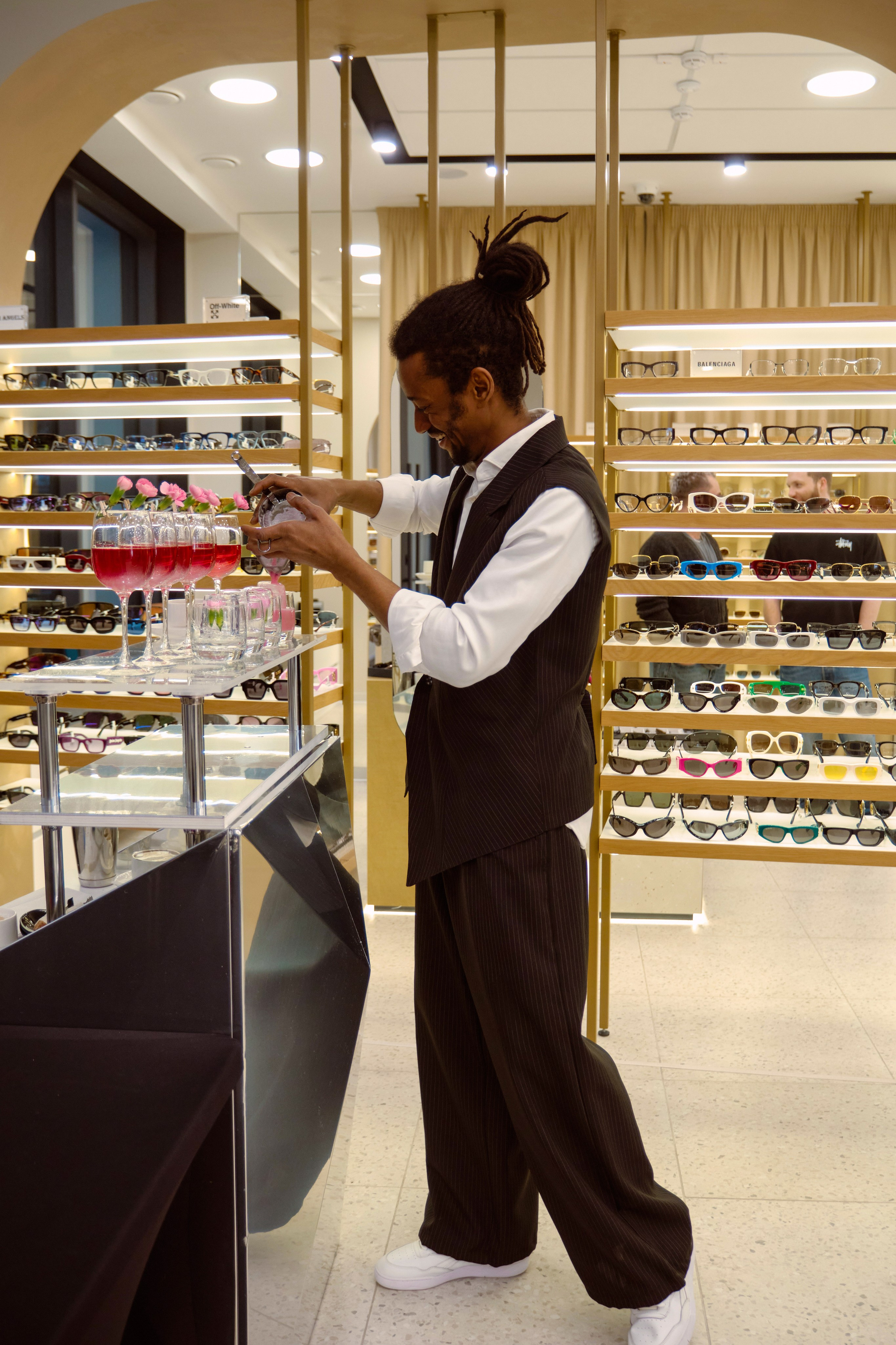 ОПТИК ЦЕНТ. Свадебный фотограф в Екатеринбурге Соседков Евгений