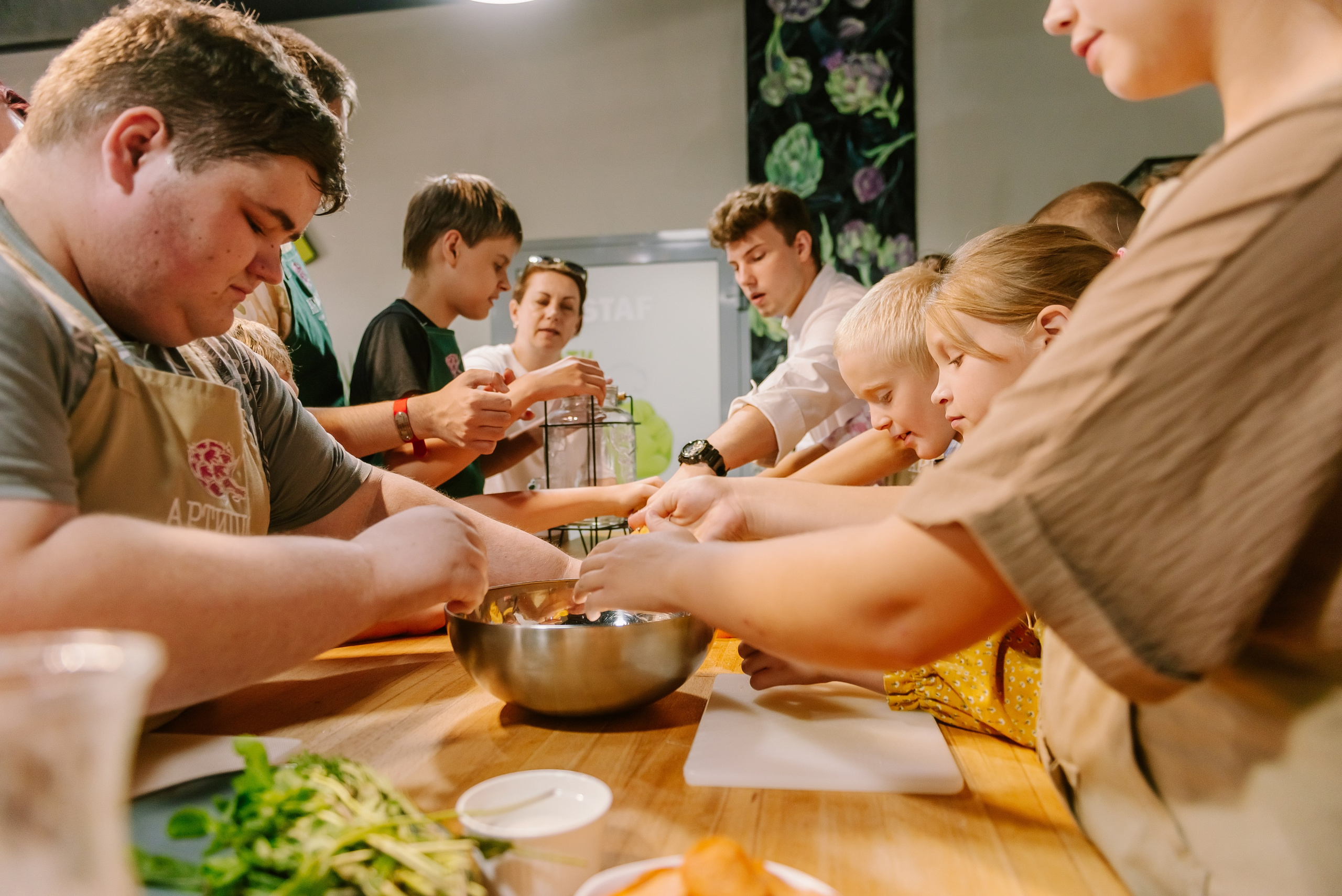Инклюзивная кухня добра в Артишок 30. 07.35. Детский фотограф, семейный фотограф и репортажи в Кемерово