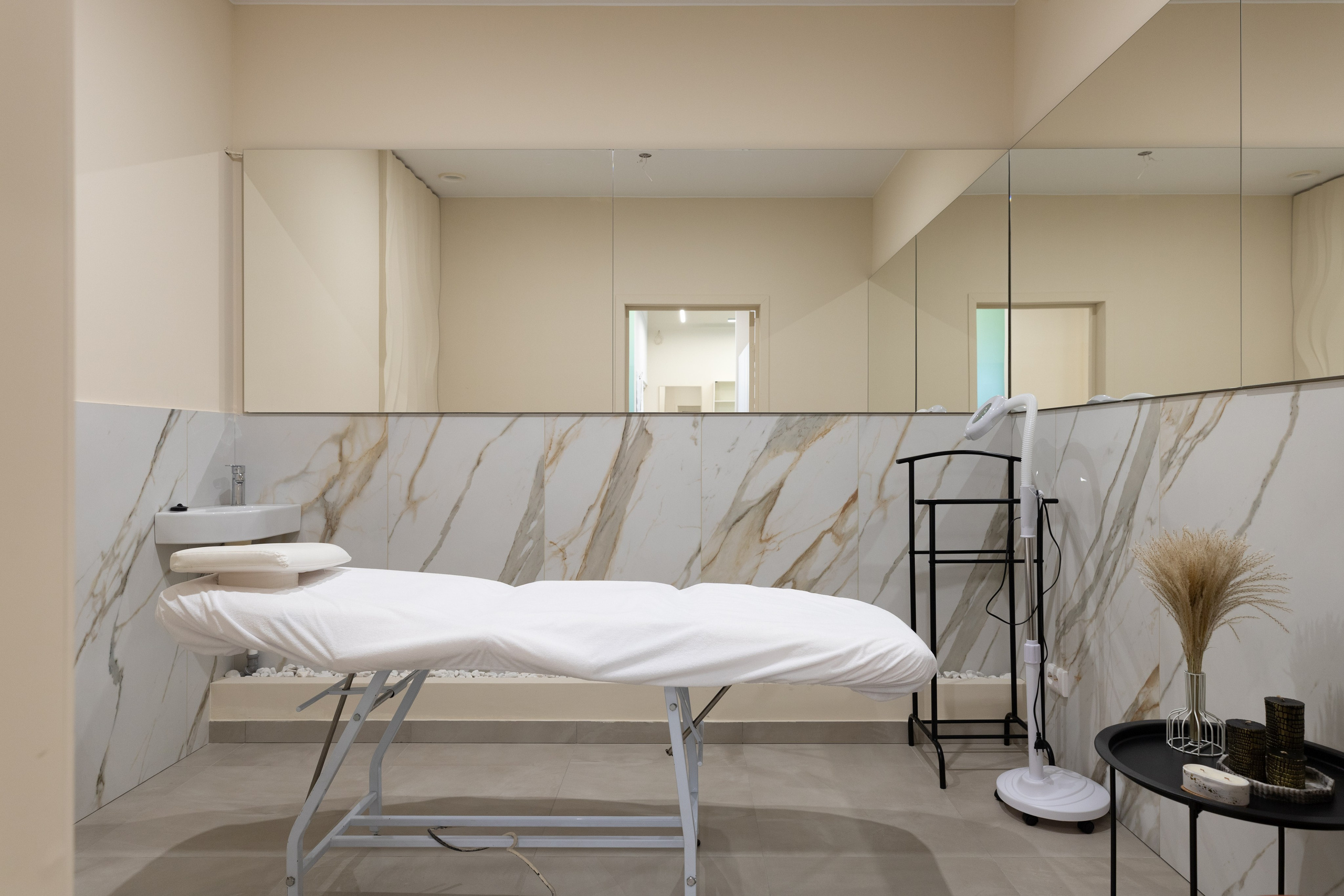 Бьюти-коворкинг на Парнасе. Интерьерный фотограф в Санкт-Петербурге Ксения Сорокина