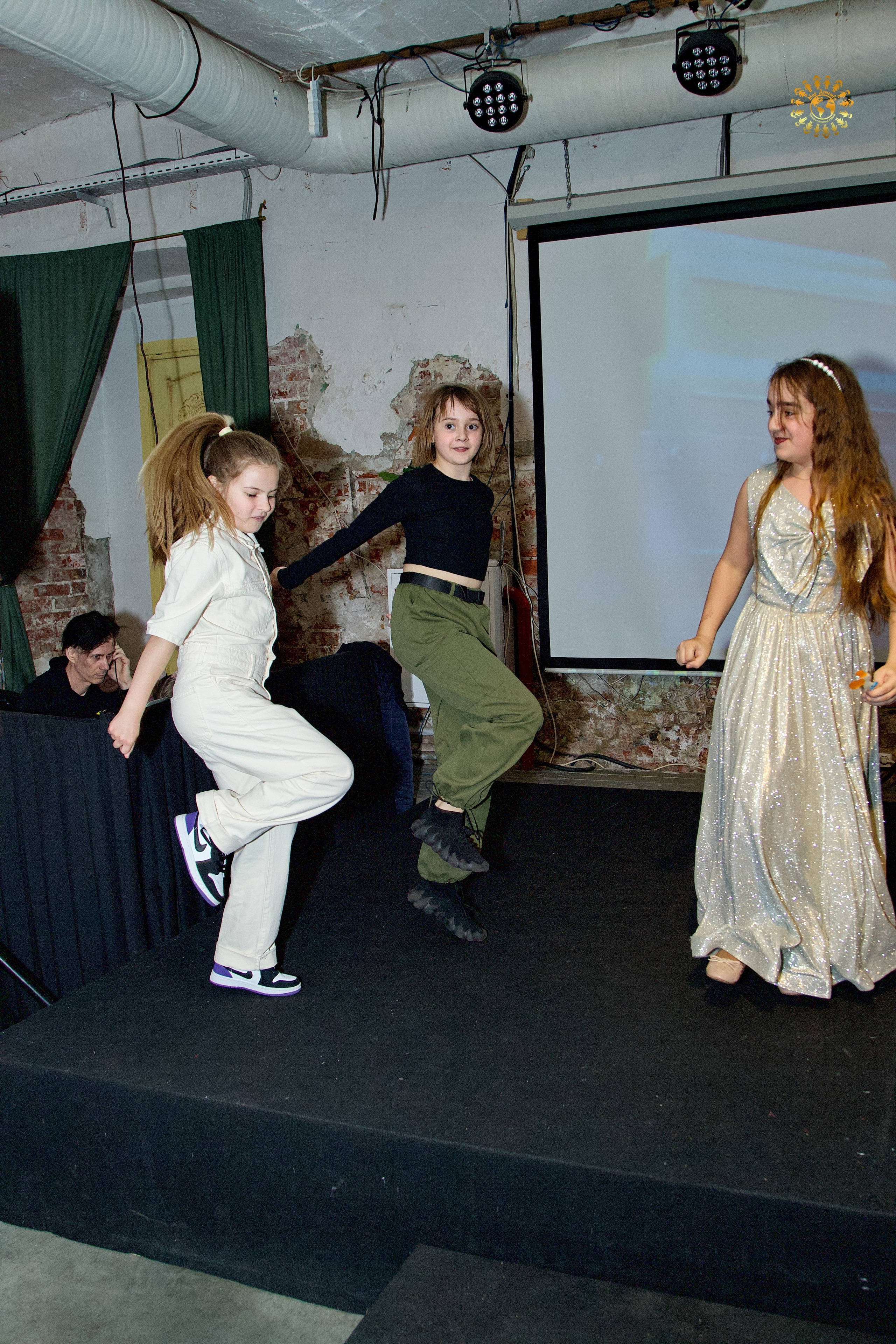 Выпускной 2023 (4-й класс, ММШ). Клуб Royal. Москва. Репортажная съемка в Москве и области. Анималистика