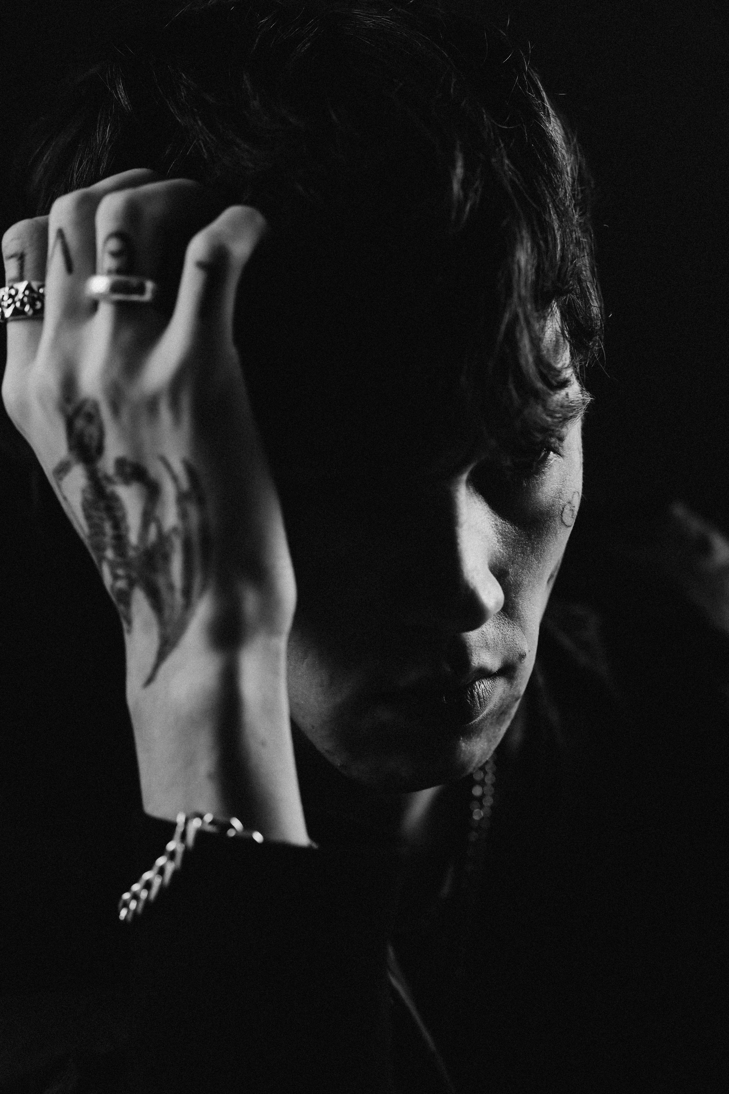 ЧБ. Фотограф в Жезказгане. Графический дизайнер