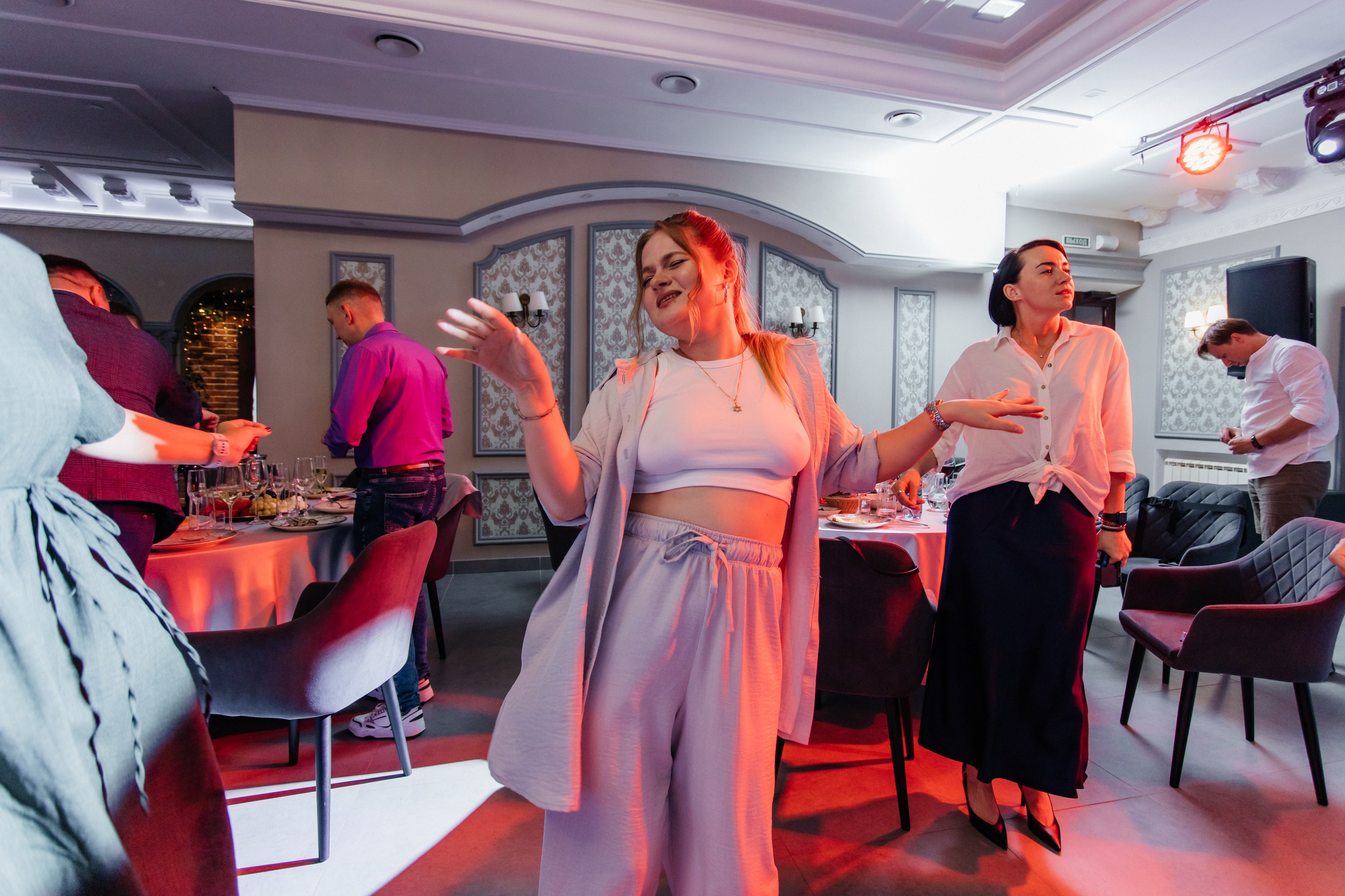 Саша & Валя. Свадебный и портретный фотограф в Омске Антон Карев