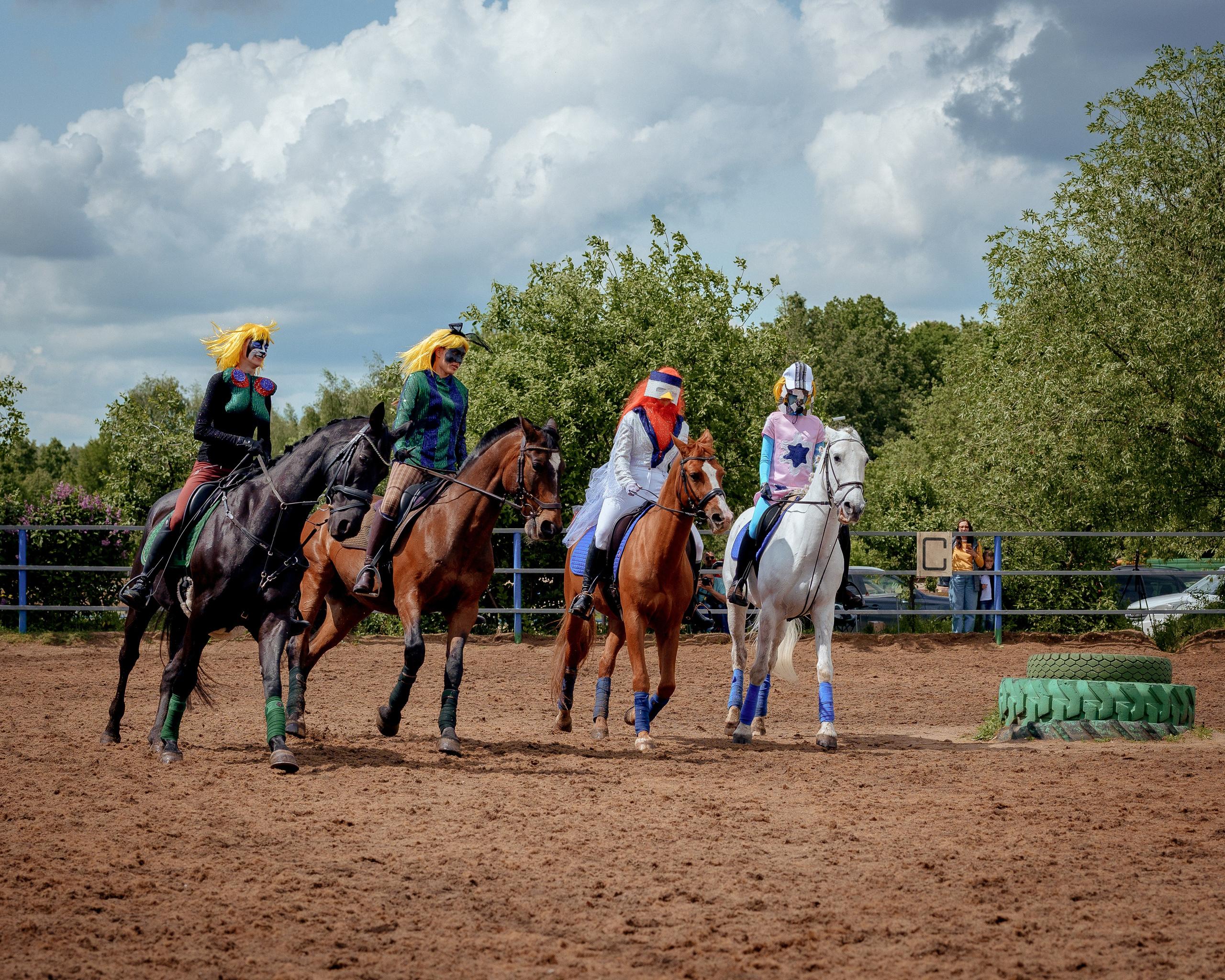 Конный клуб Горки. Портретный и семейный фотограф в Москве/Видное