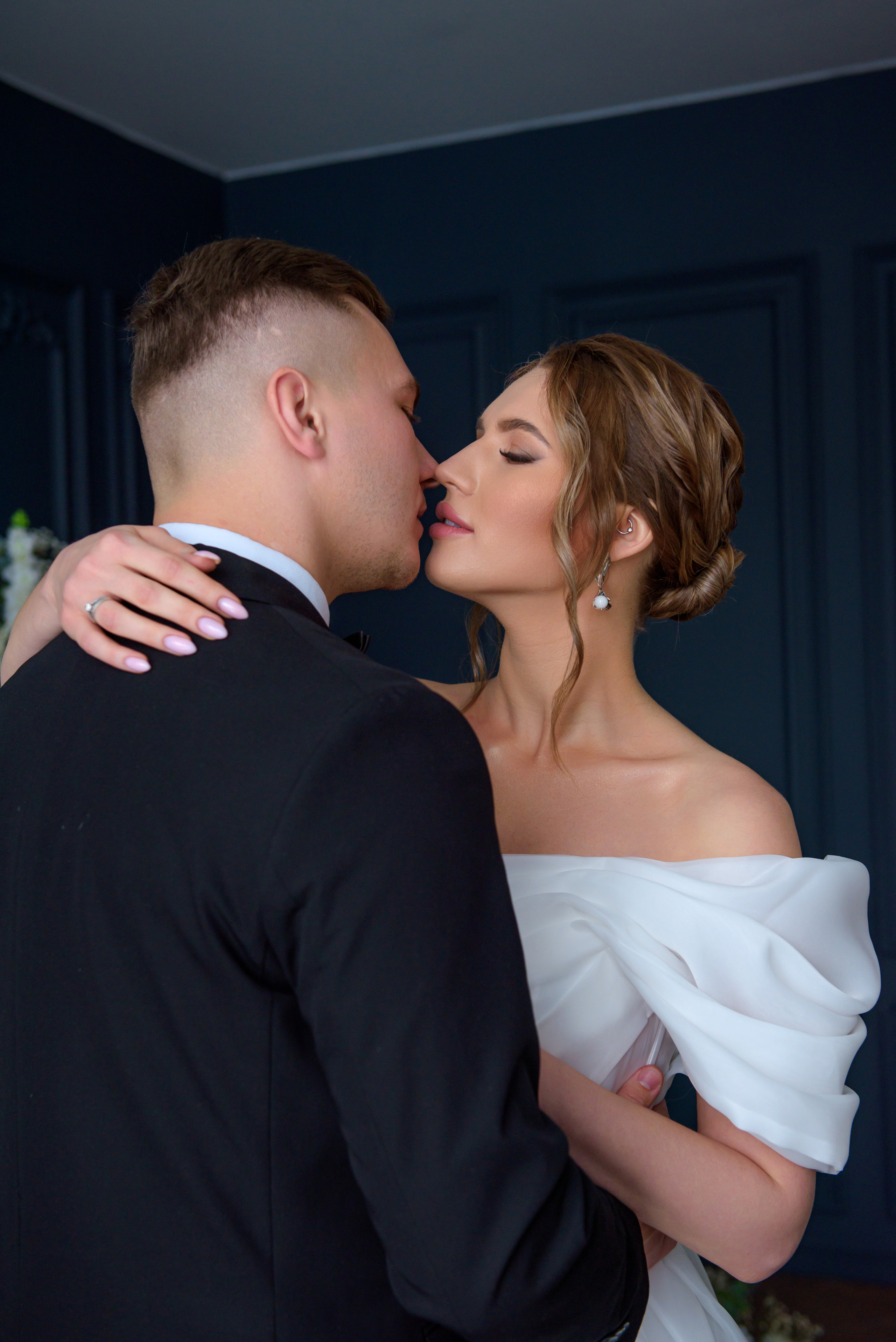 Свадебная студийная фотосессия для Алины. Семейный и свадебный фотограф во Владивостоке