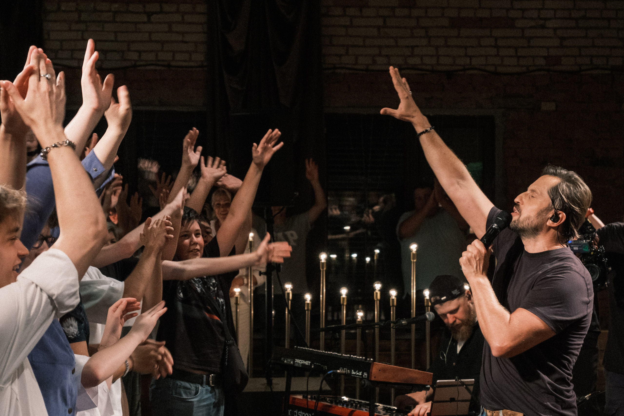 Квартирник у Маргулиса. Александр Ревва (Артур Пирожков). Профессиональный фотограф в Москве и МО Денис Кулешов