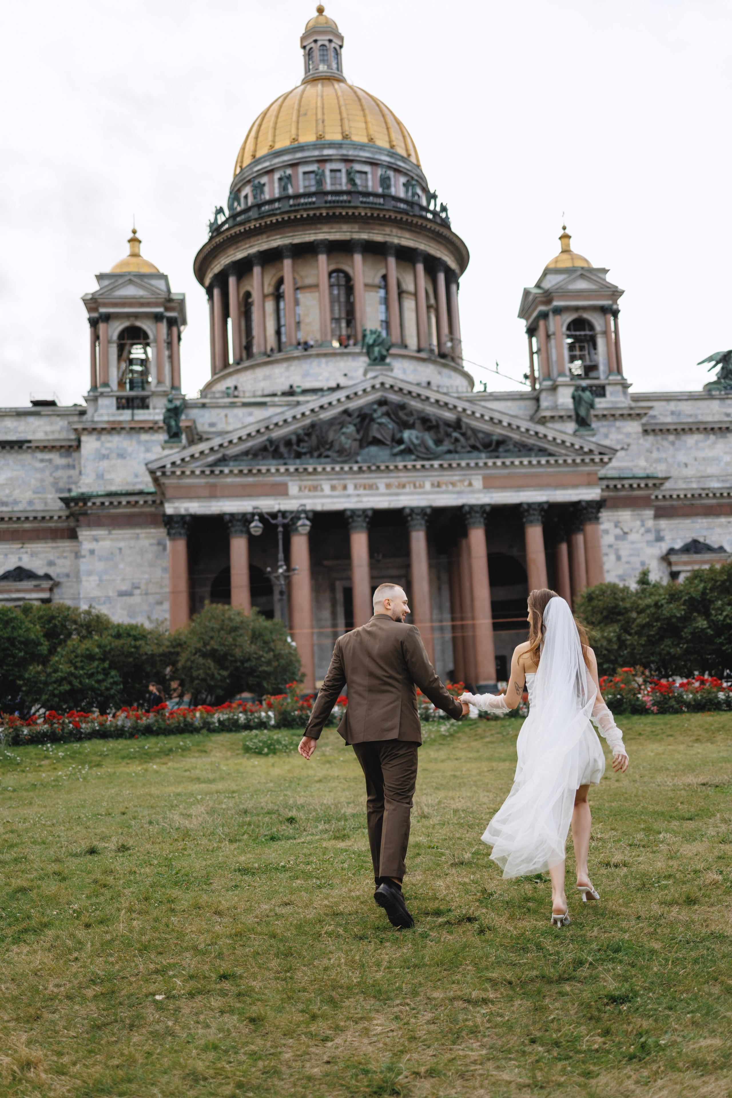 Руслан и Виолетта — Исаакий, Зимняя канавка. Боженова Елена фотограф Санкт-Петербург