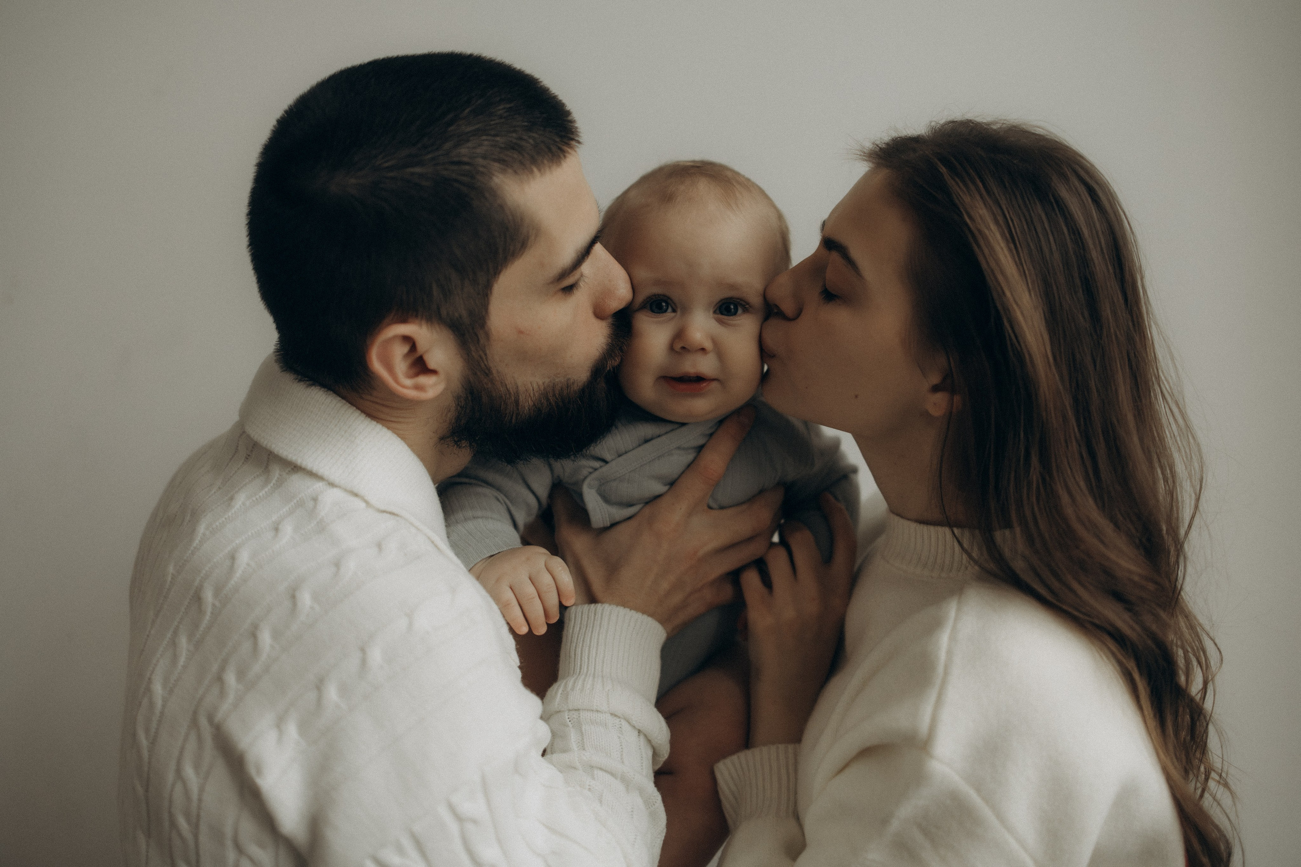 Семейная фотосессия в студии. Семейный фотограф Москва Юлиана Фетисова