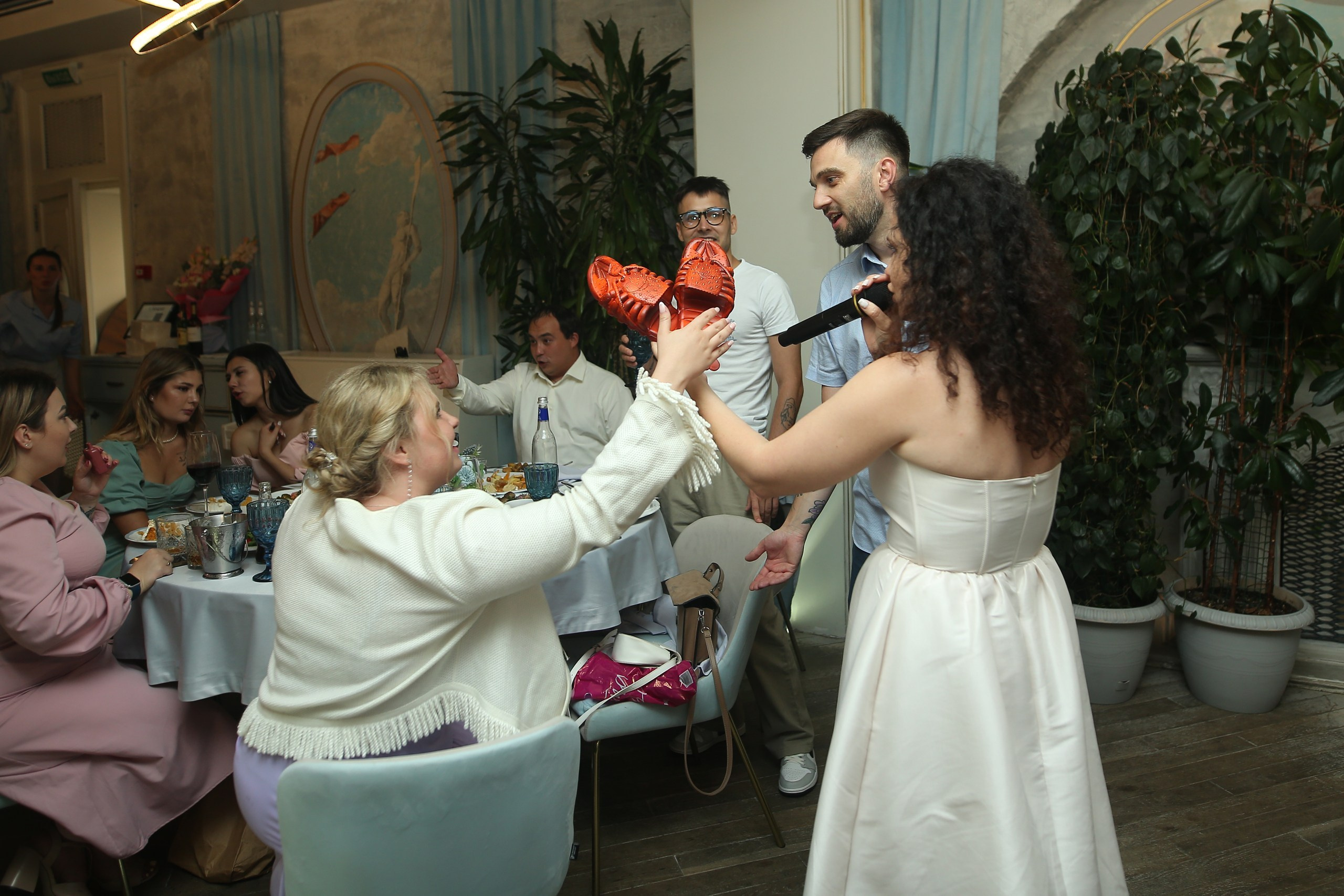 Свадебный ведущий на любое мероприятие в Москве. Свадебный ведущий в Москве Саксофон на свадьбу