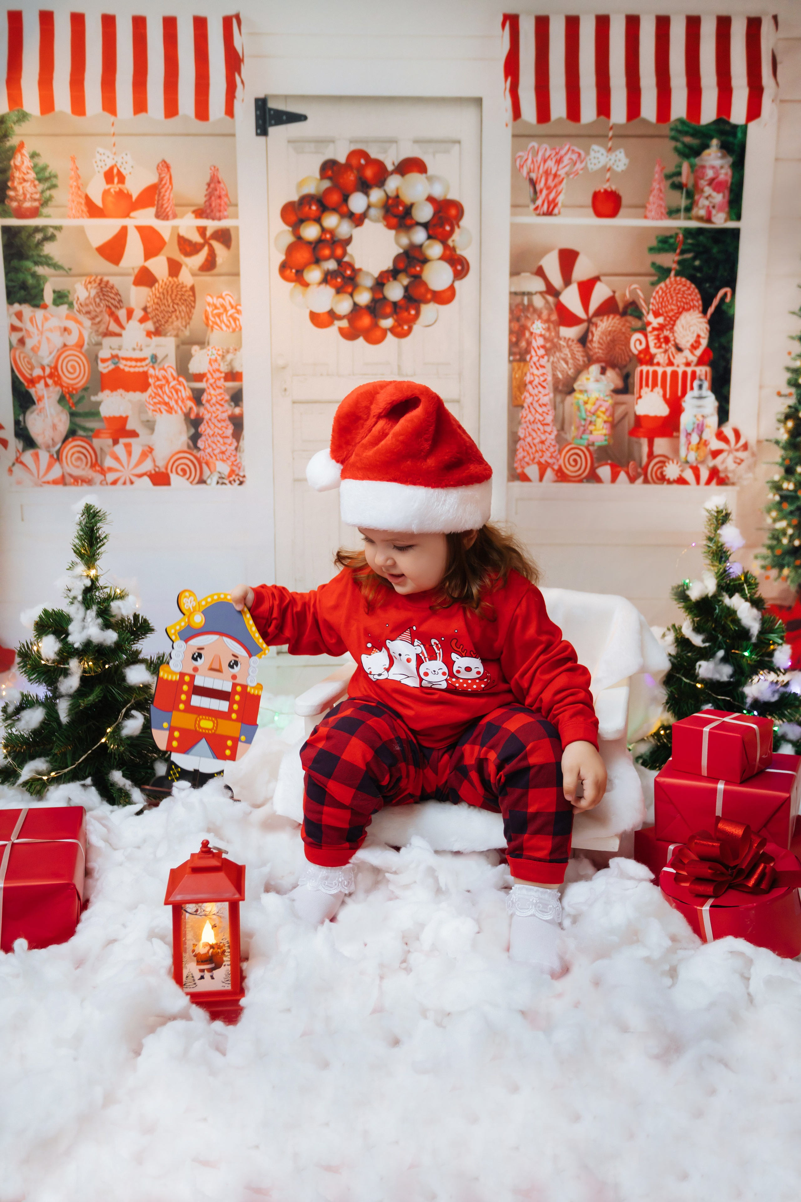 Новогодняя фотосессия — красная фотолокация. Фотограф новорожденных Химки, Красногорск, Мытищи и Москва Елена Третьяк