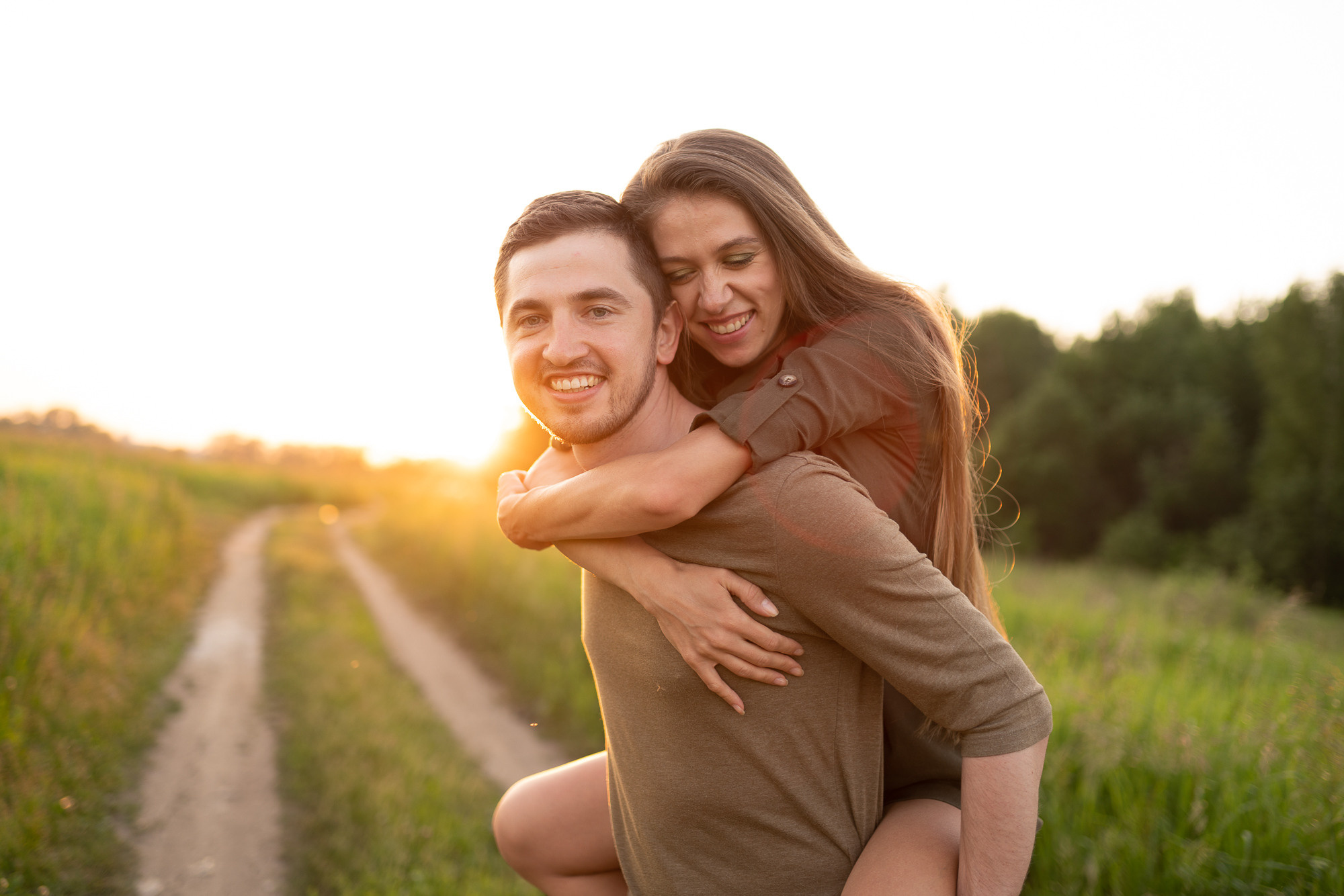 Прогулка в поле. Фотограф Москва Семейные фотосессии Детские фотосессии