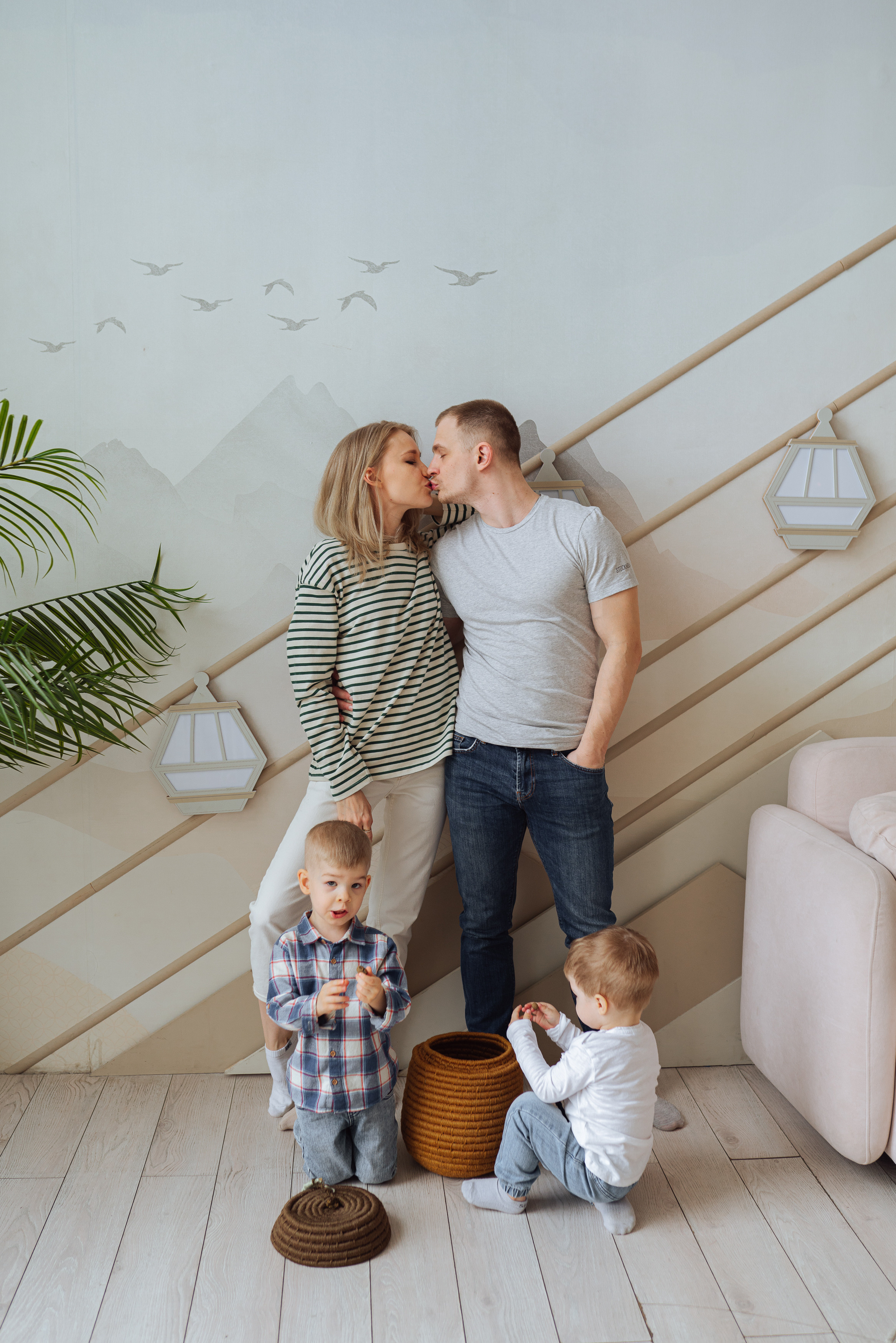 Семейная фотосессия в студии. Фотограф Москва Семейные фотосессии Детские фотосессии