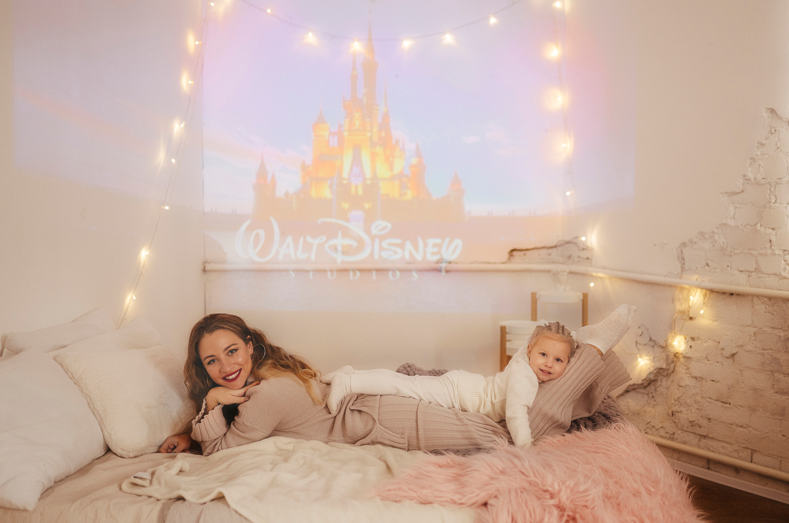 Серафима и Виталина на Новый год. Фотограф Москва Семейные фотосессии Детские фотосессии