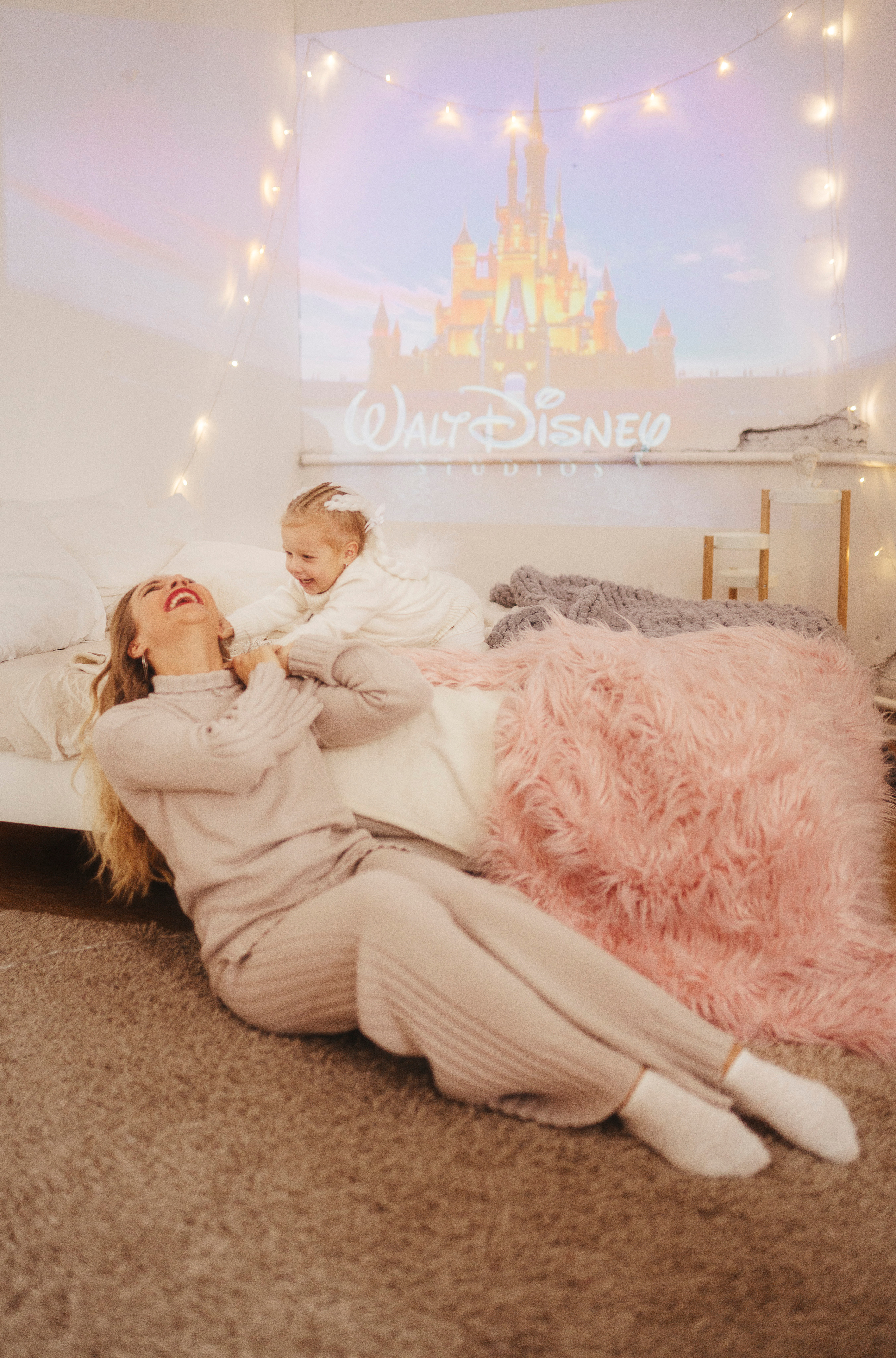 Серафима и Виталина на Новый год. Фотограф Москва Семейные фотосессии Детские фотосессии