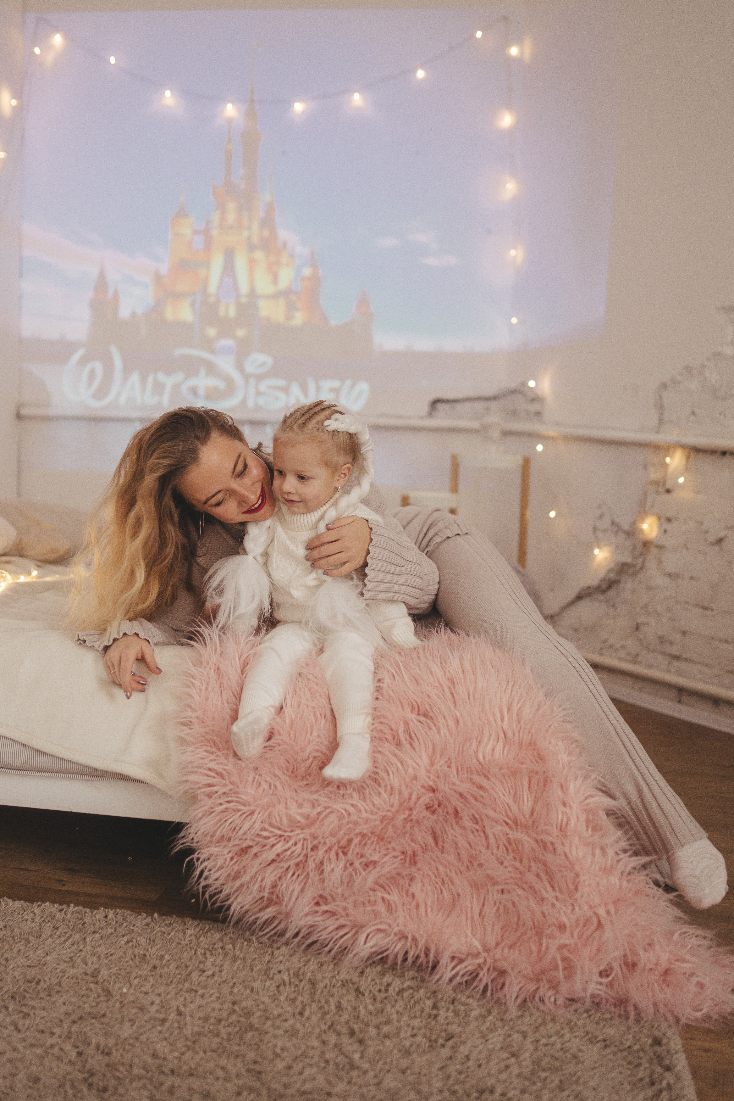 Серафима и Виталина на Новый год. Фотограф Москва Семейные фотосессии Детские фотосессии