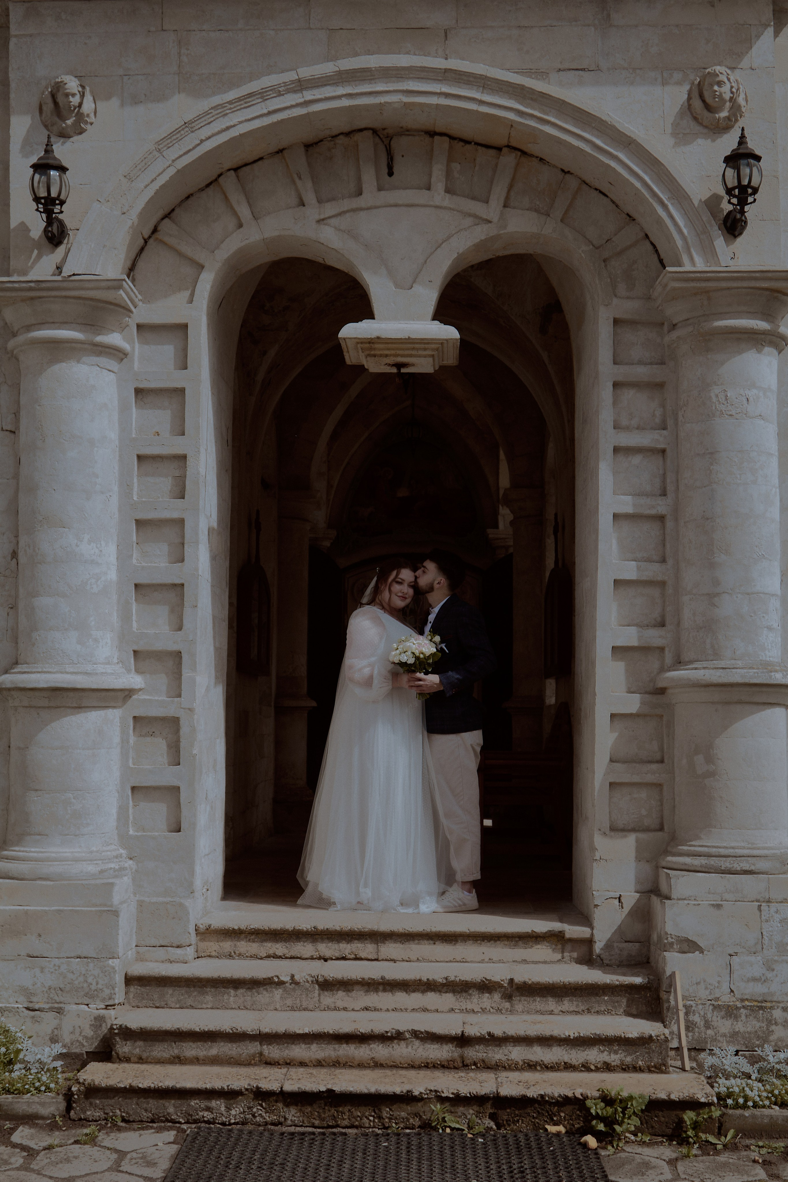 Виктория и Даниэль. Владимирский храм. Фотограф лавстори Москва/МО Приятелева Ангелина