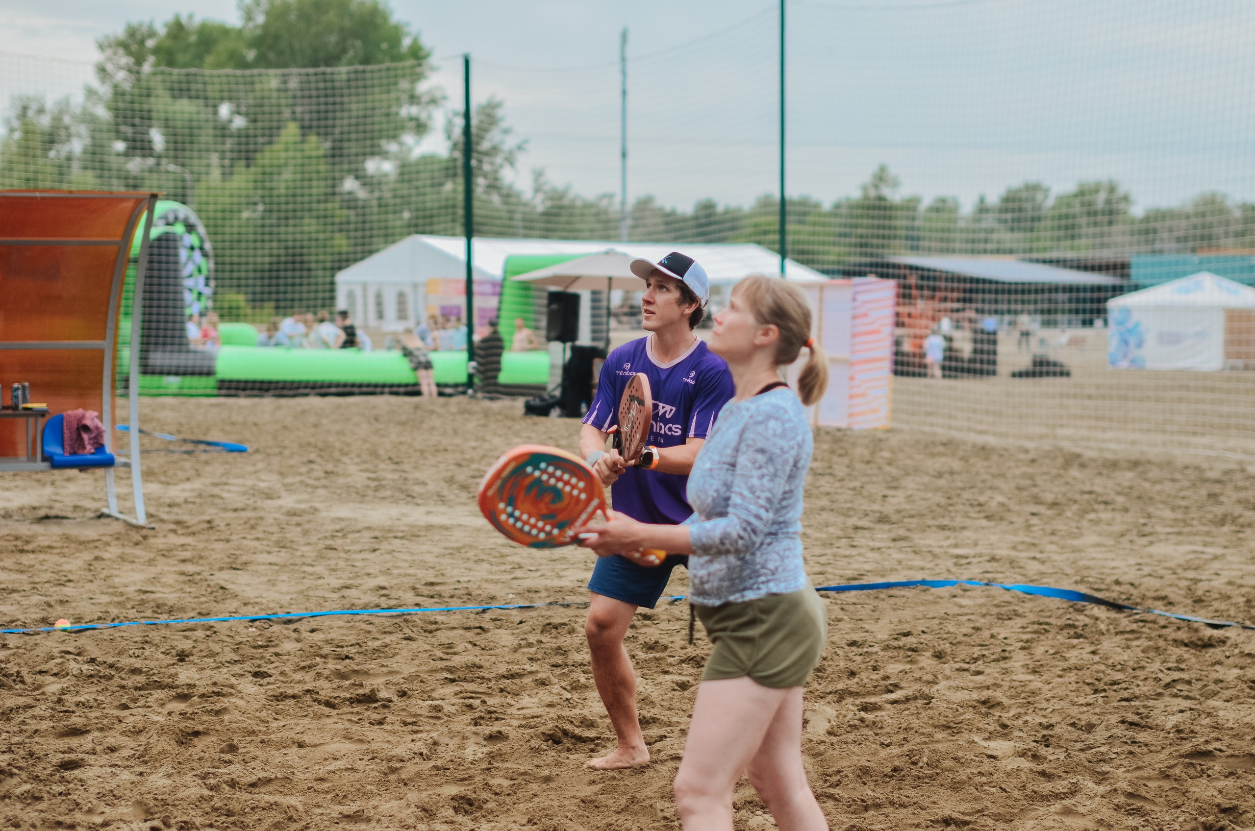 Фестиваль «Грань» 2025. Спортивная площадка. Денисова Аля — фотограф для парных съемок и индивидуальных историй в Барнауле