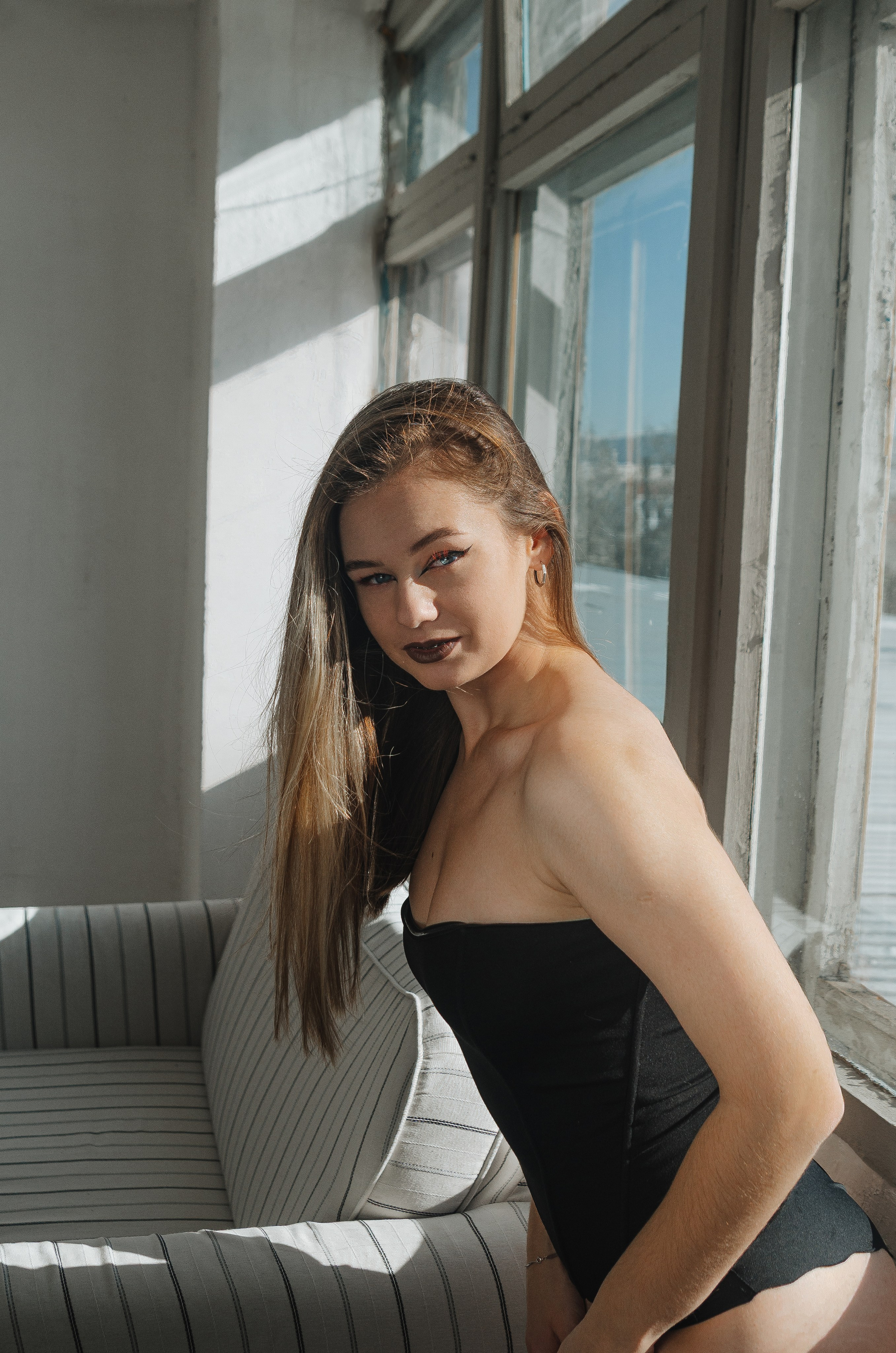 Женская фотосессия в стиле минимализм. Денисова Аля — фотограф для парных съемок и индивидуальных историй в Барнауле