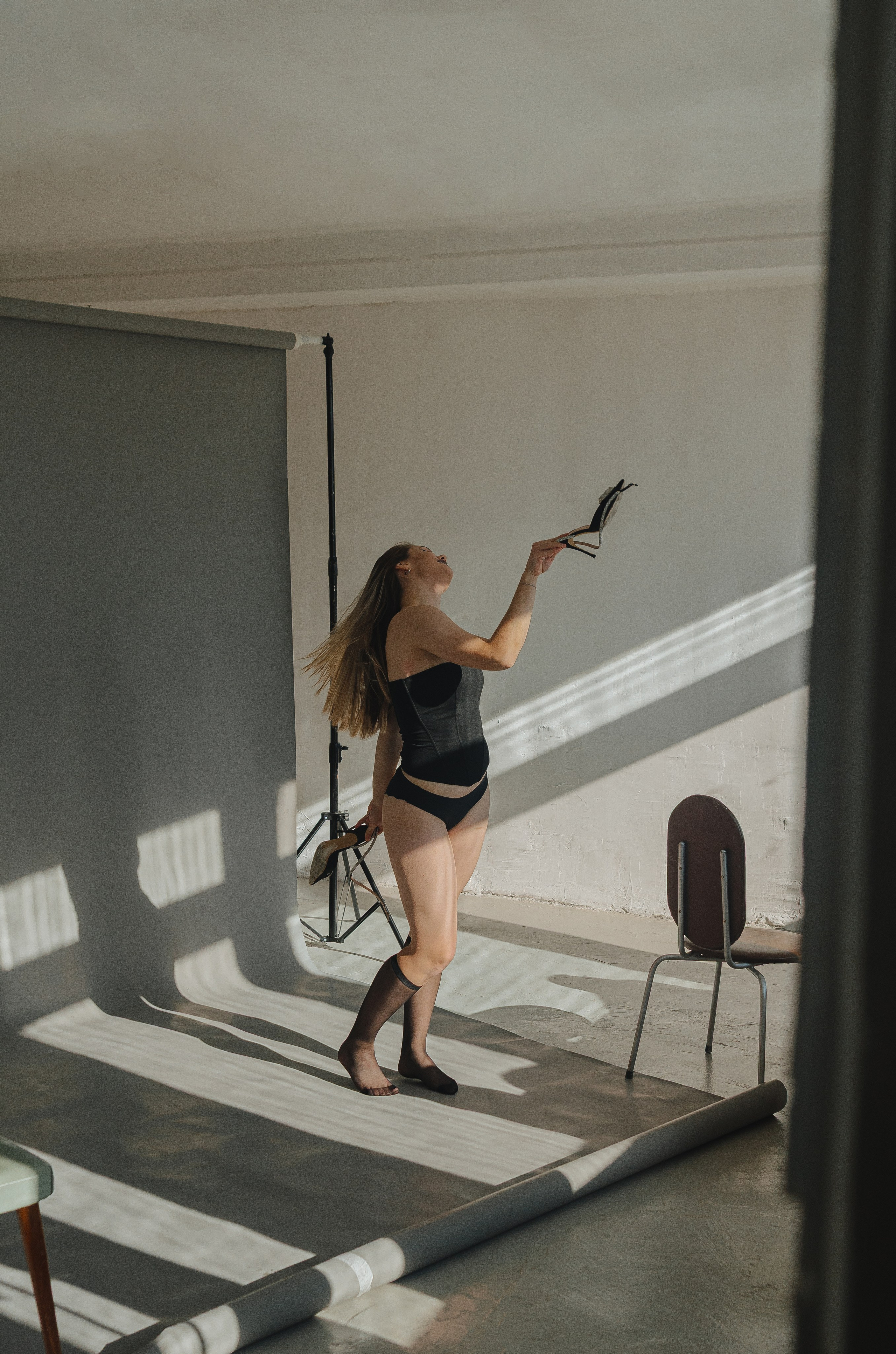 Женская фотосессия в стиле минимализм. Денисова Аля — фотограф для парных съемок и индивидуальных историй в Барнауле