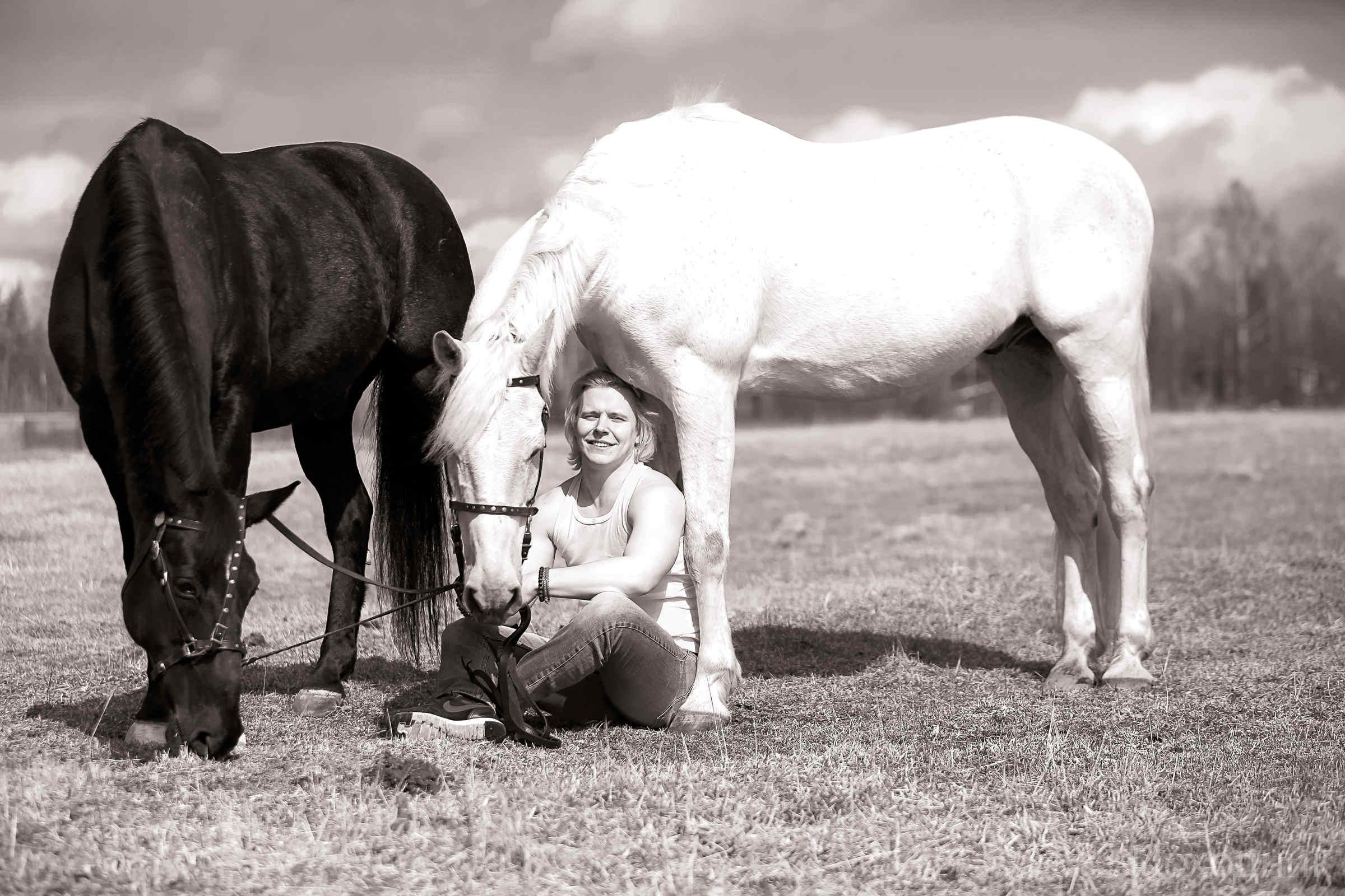 Сергей и два коня — полная версия. Фотограф женский и мужской портрет Санкт-Петербург