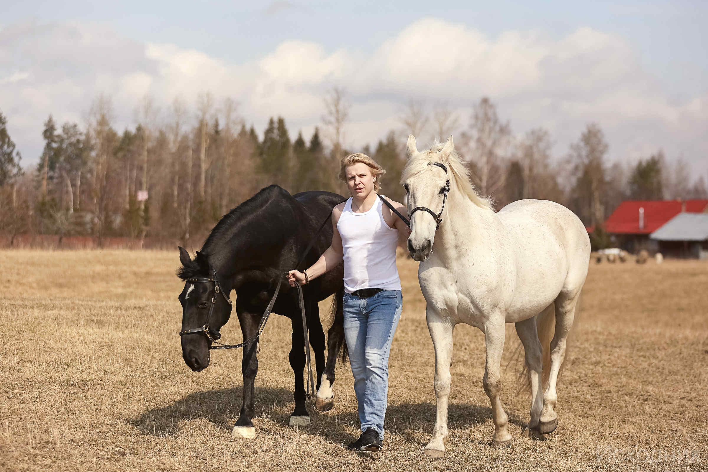 Сергей и два коня — полная версия. Фотограф женский и мужской портрет Санкт-Петербург