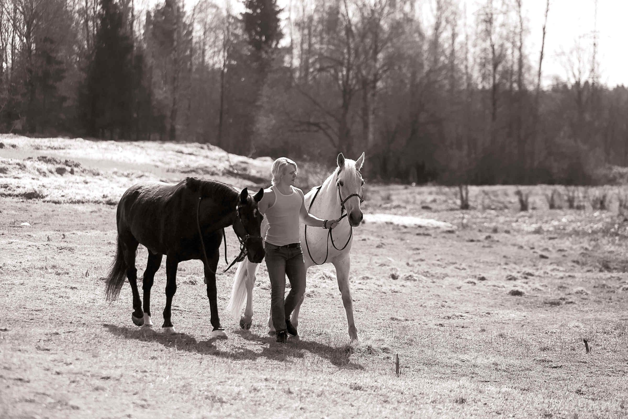 Сергей и два коня — полная версия. Фотограф женский и мужской портрет Санкт-Петербург