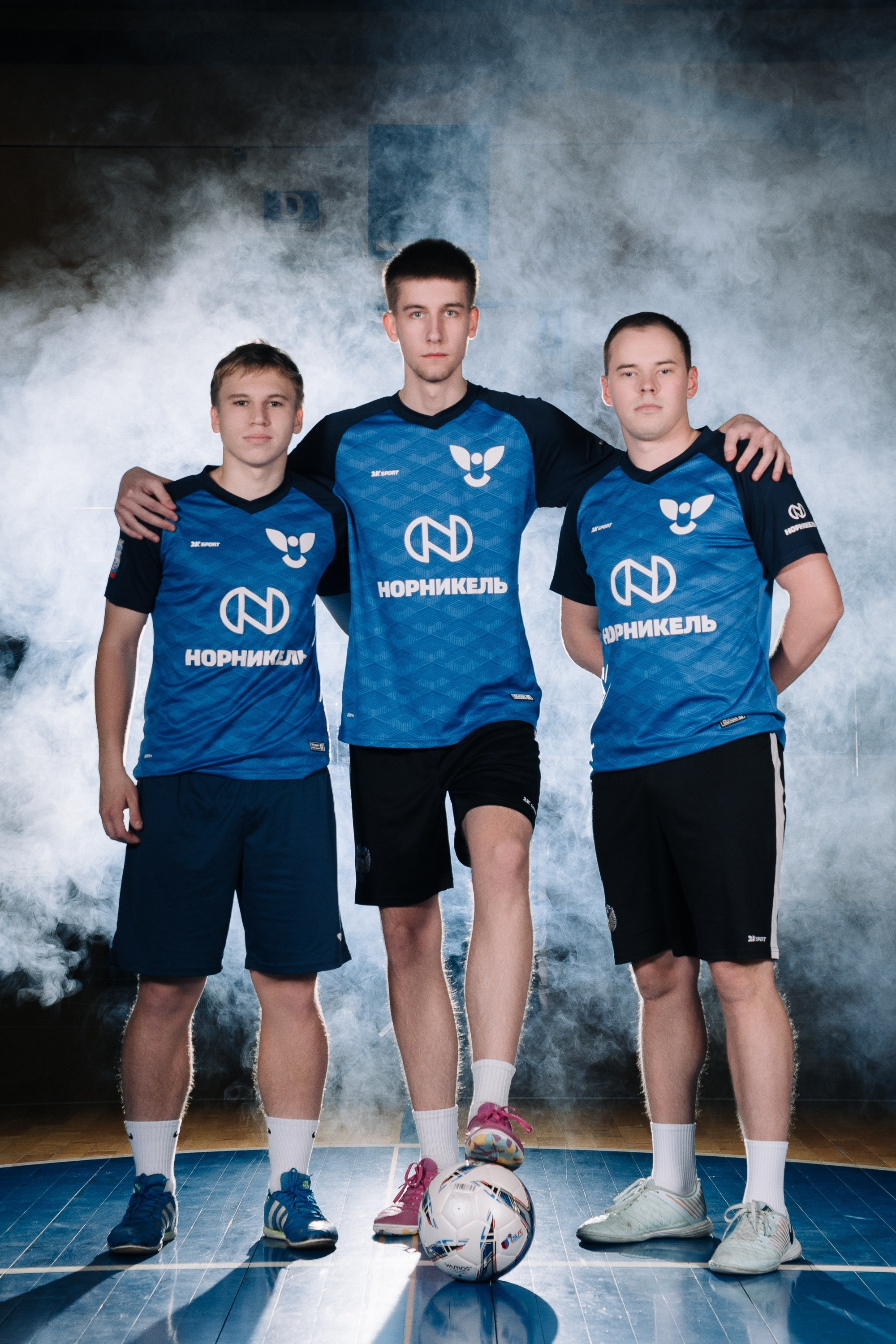 Сборная ВятГУ по мини-футболу. Паша Страхов — фотограф