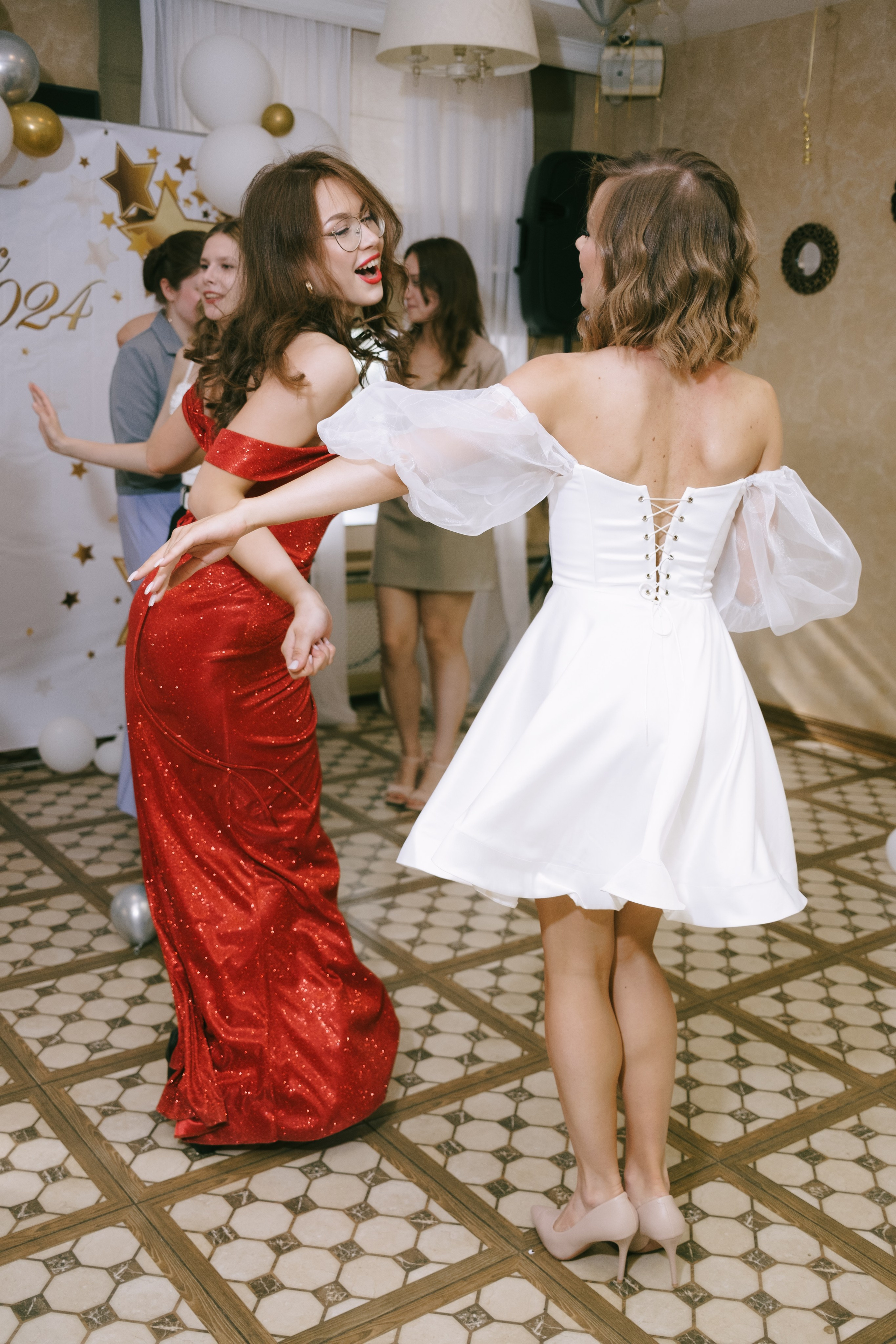 Выпускной школа 33. Свадебный и репортажной фотограф Денис Ожигин в Краснодаре и Краснодарском крае