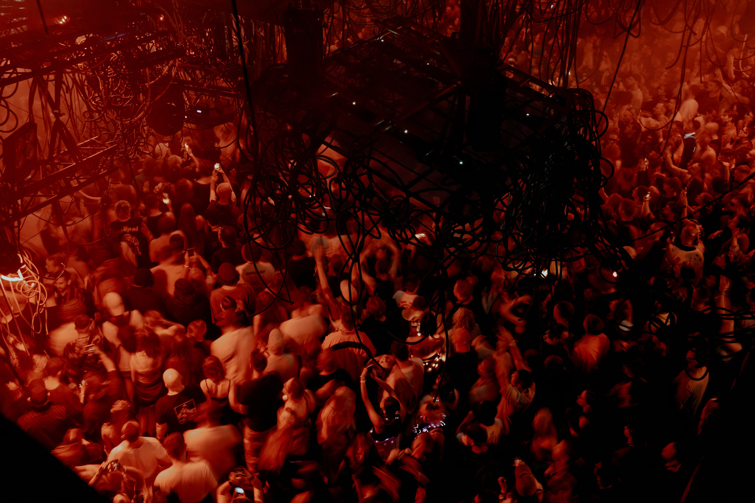 Outline 2024. @tomrus: Рустам Шагиморданов — фотограф