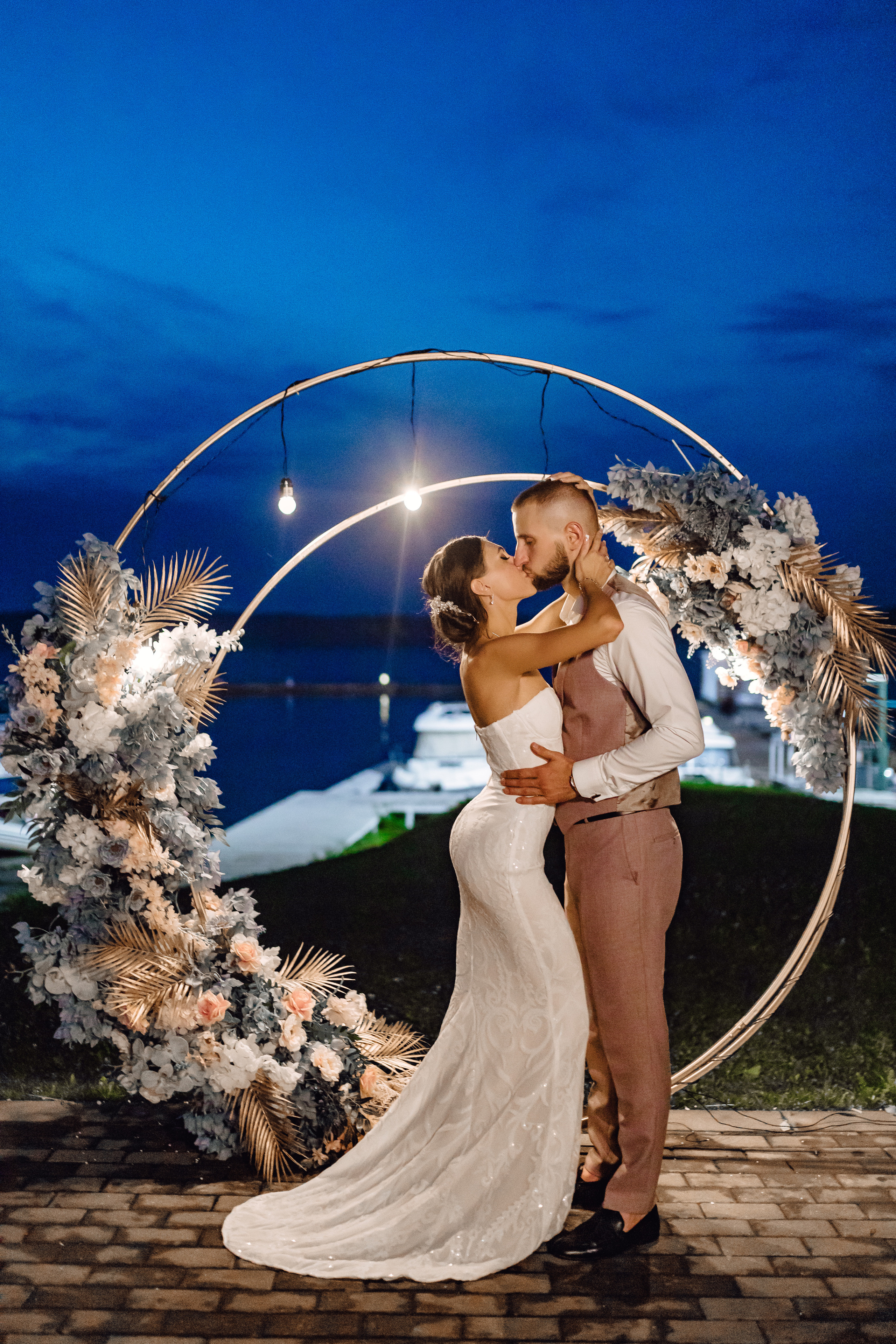 Иван и Валерия. Главная