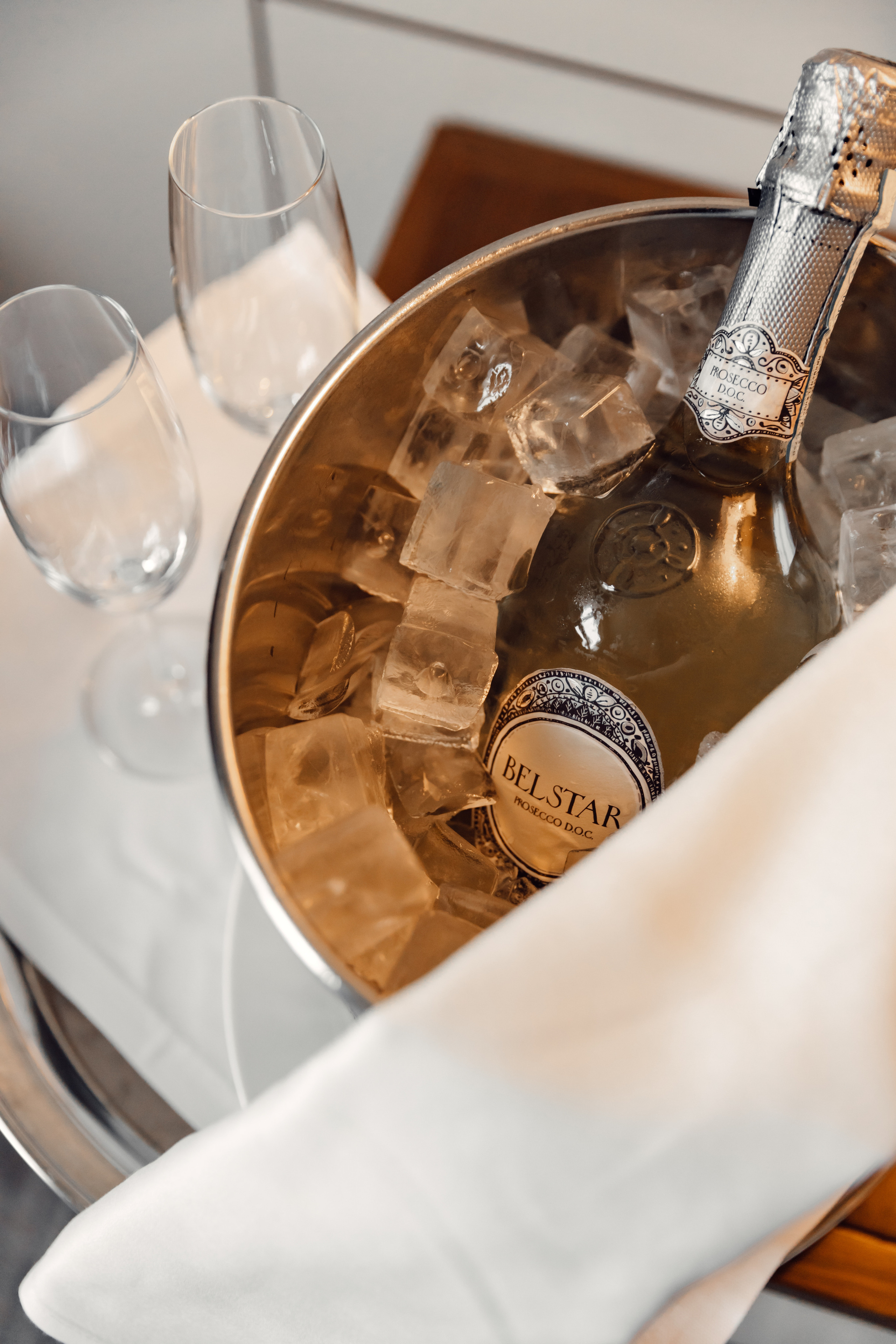 Иван и Валерия. Главная